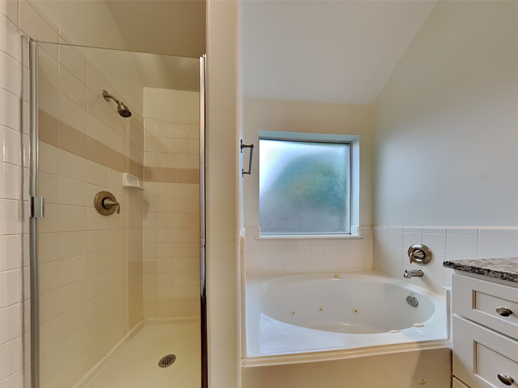 7702 Summerdale Drive Property Photo 9