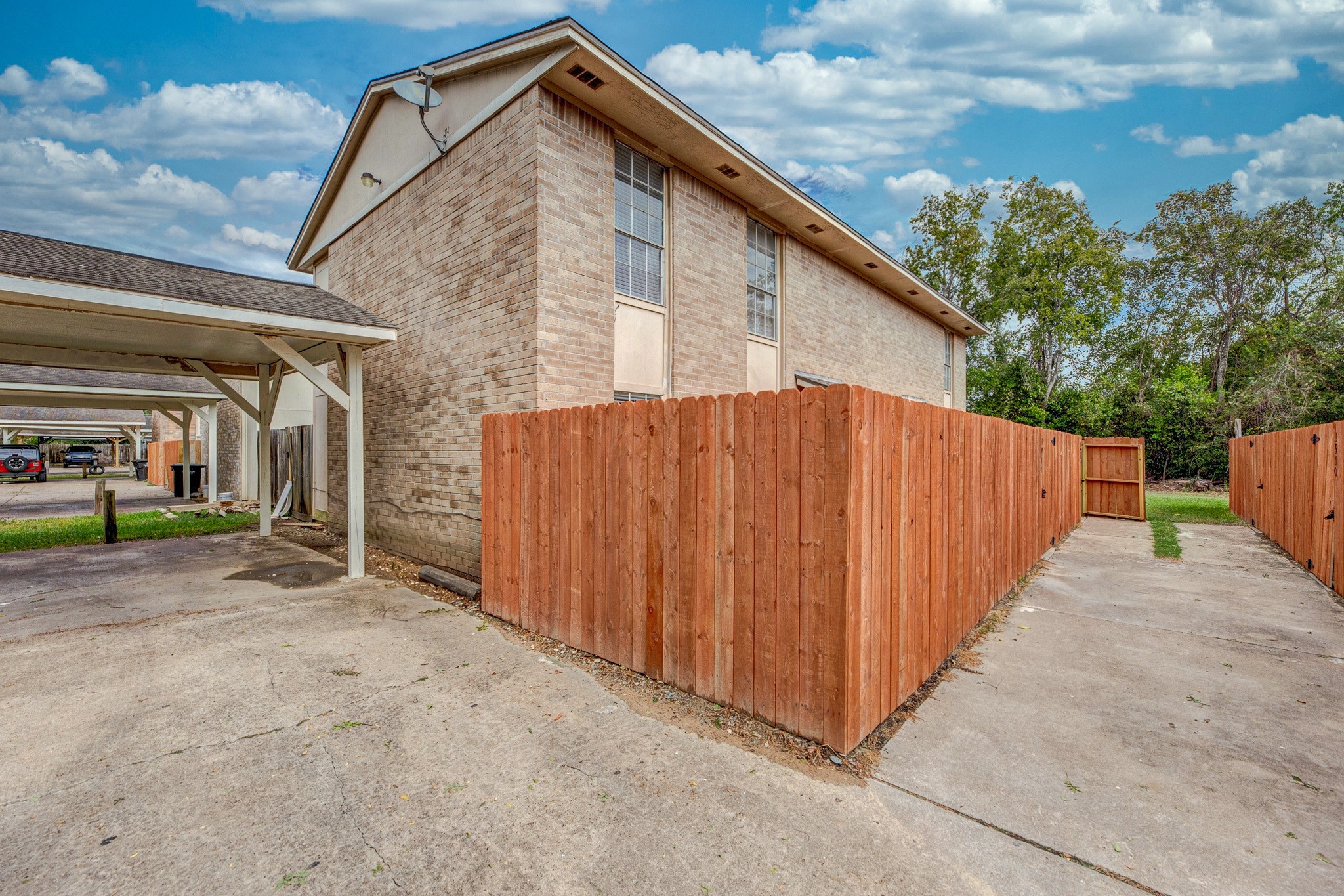 1912 Avenue B Property Photo 3