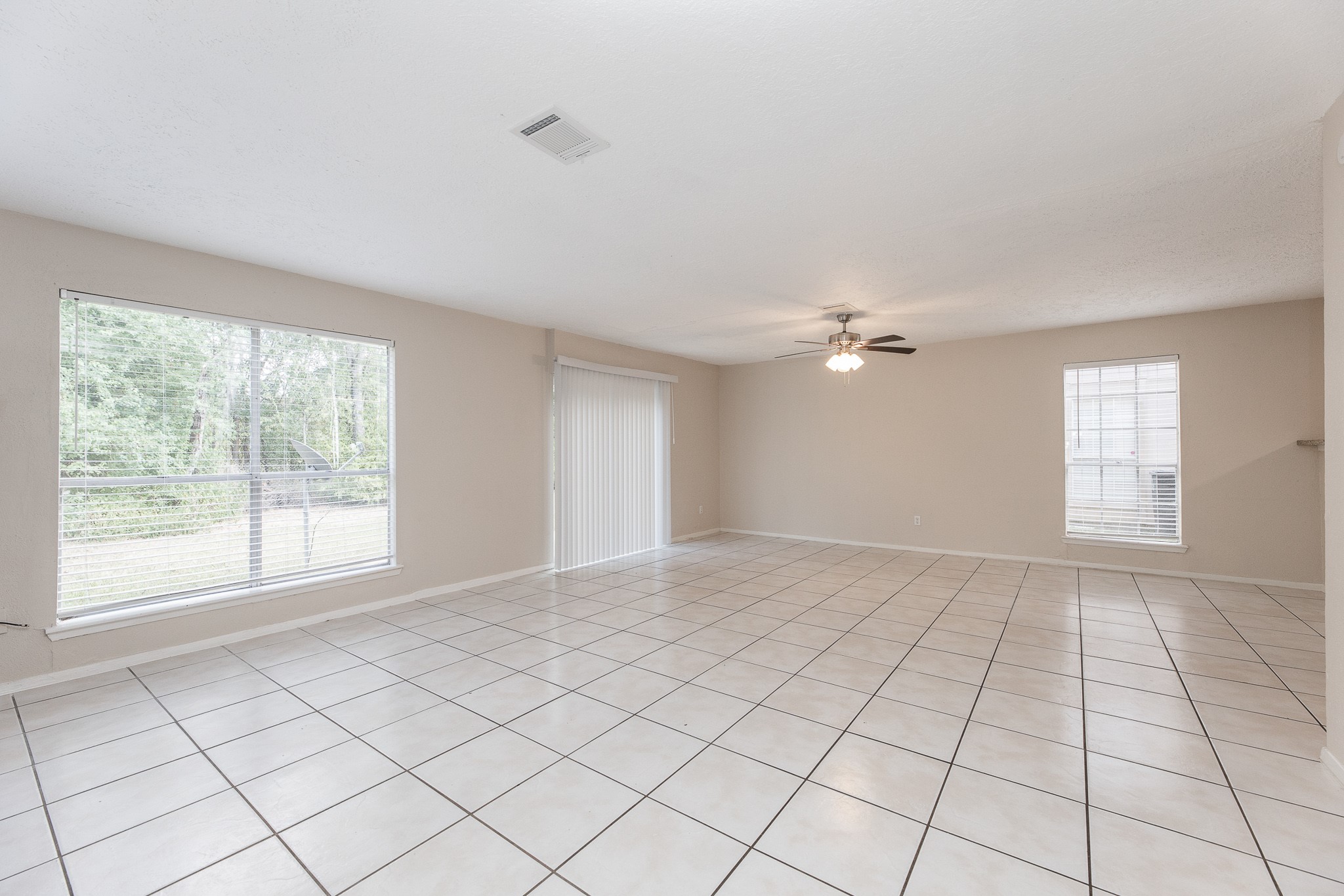 1912 Avenue B Property Photo 6