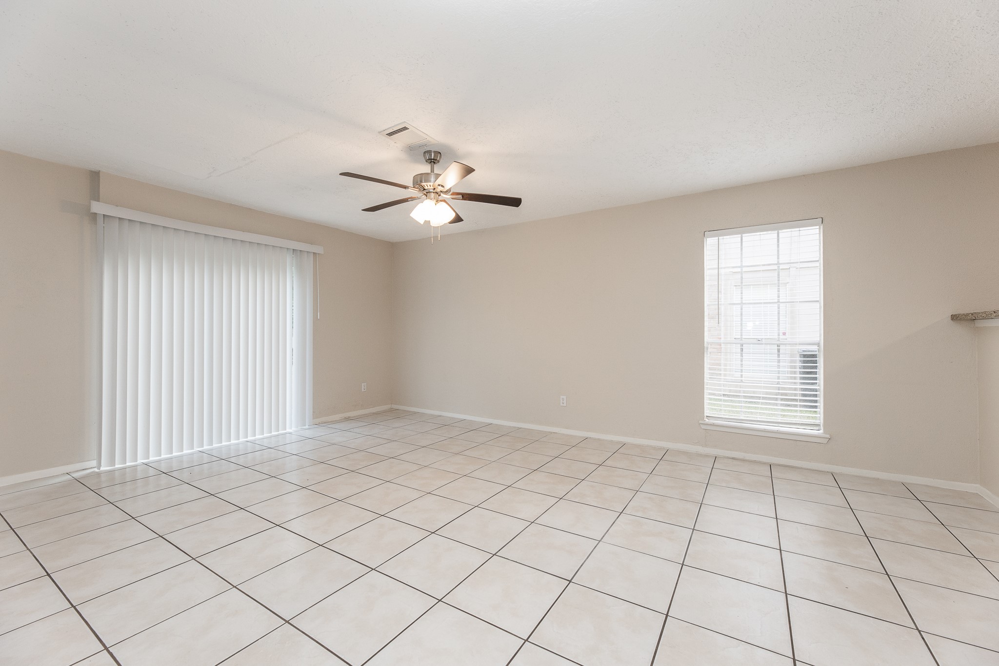 1912 Avenue B Property Photo 8