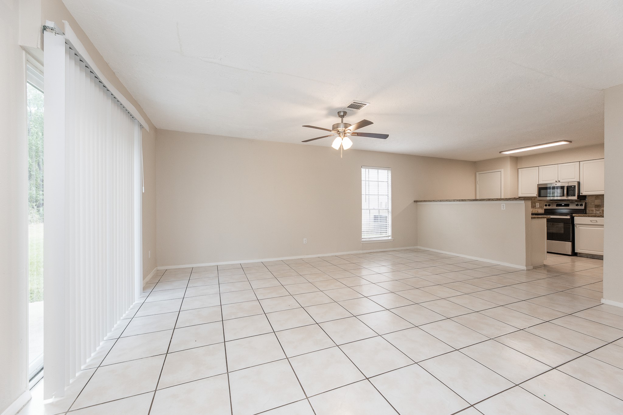 1912 Avenue B Property Photo 9