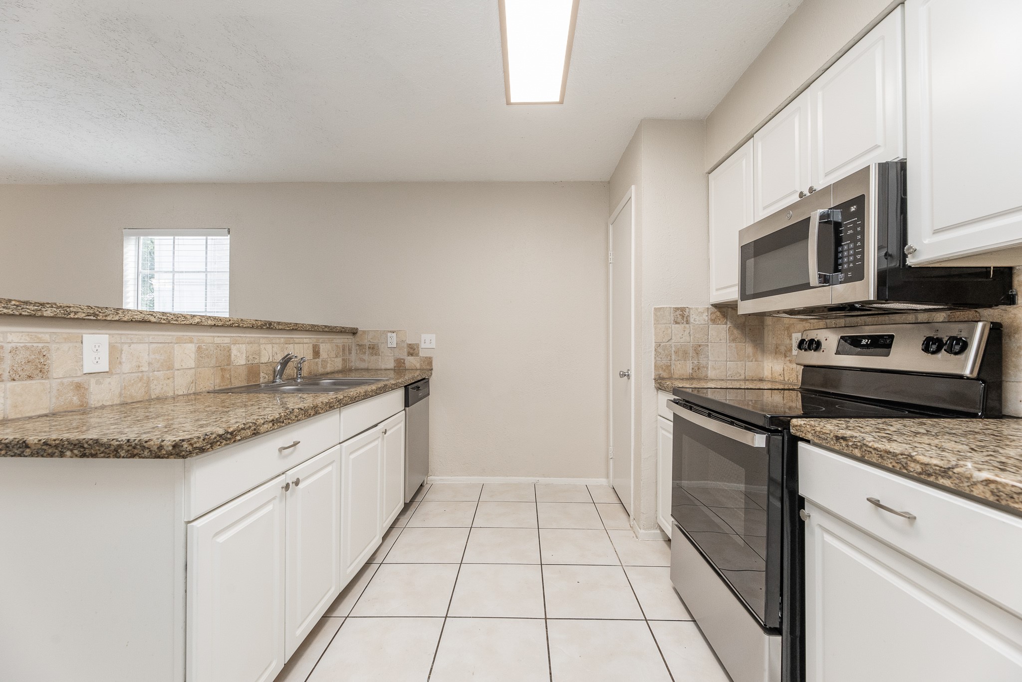 1912 Avenue B Property Photo 12