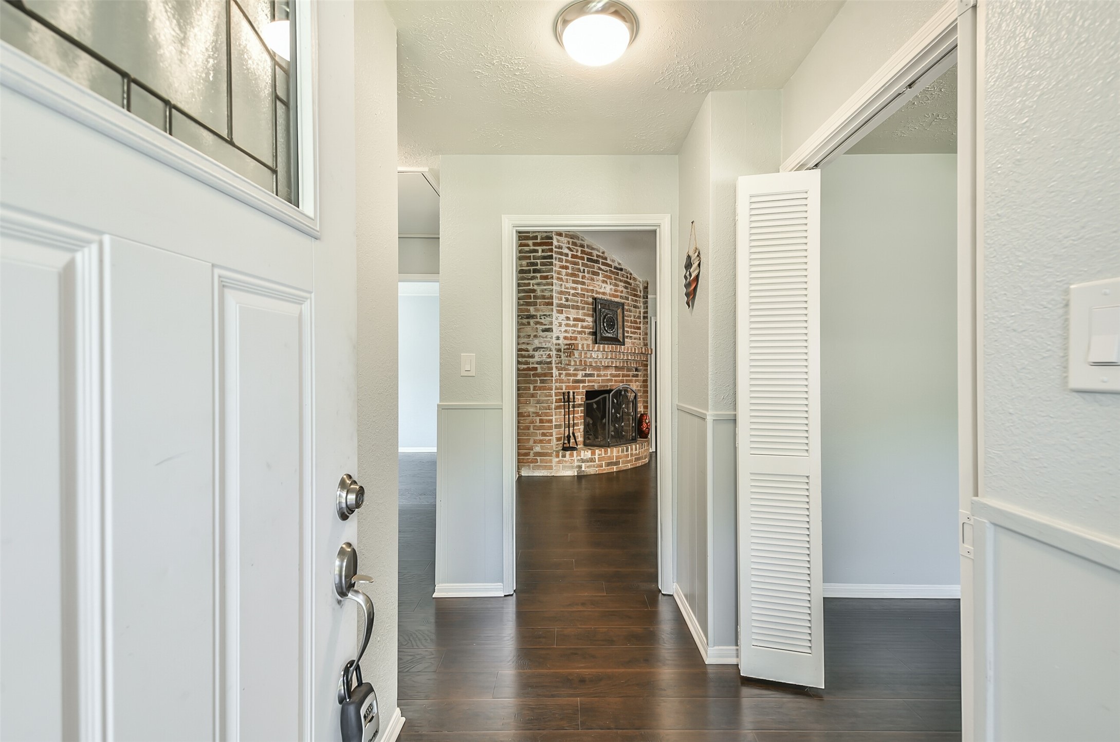 863 Seamaster Drive Property Photo 5
