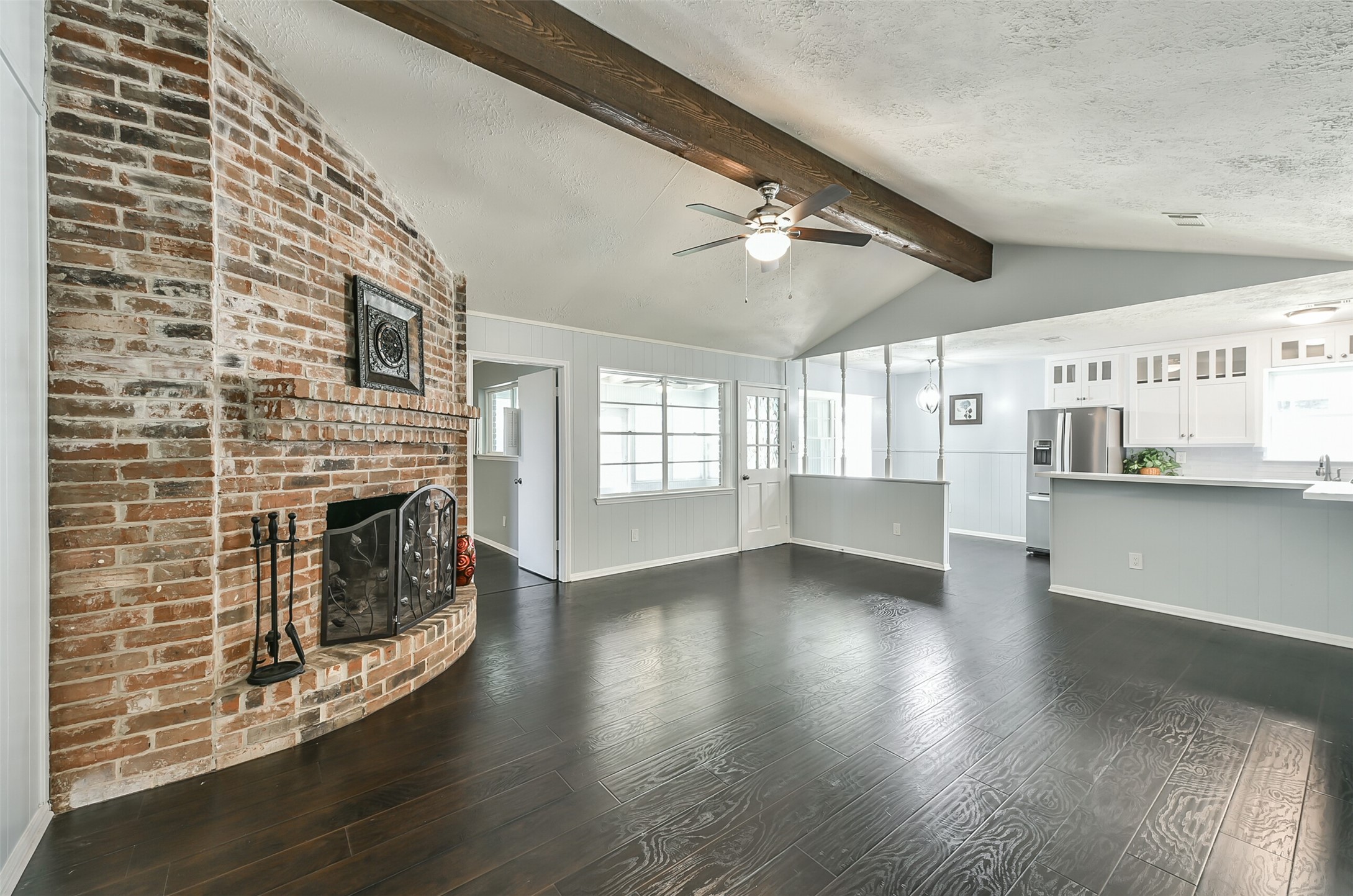 863 Seamaster Drive Property Photo 6