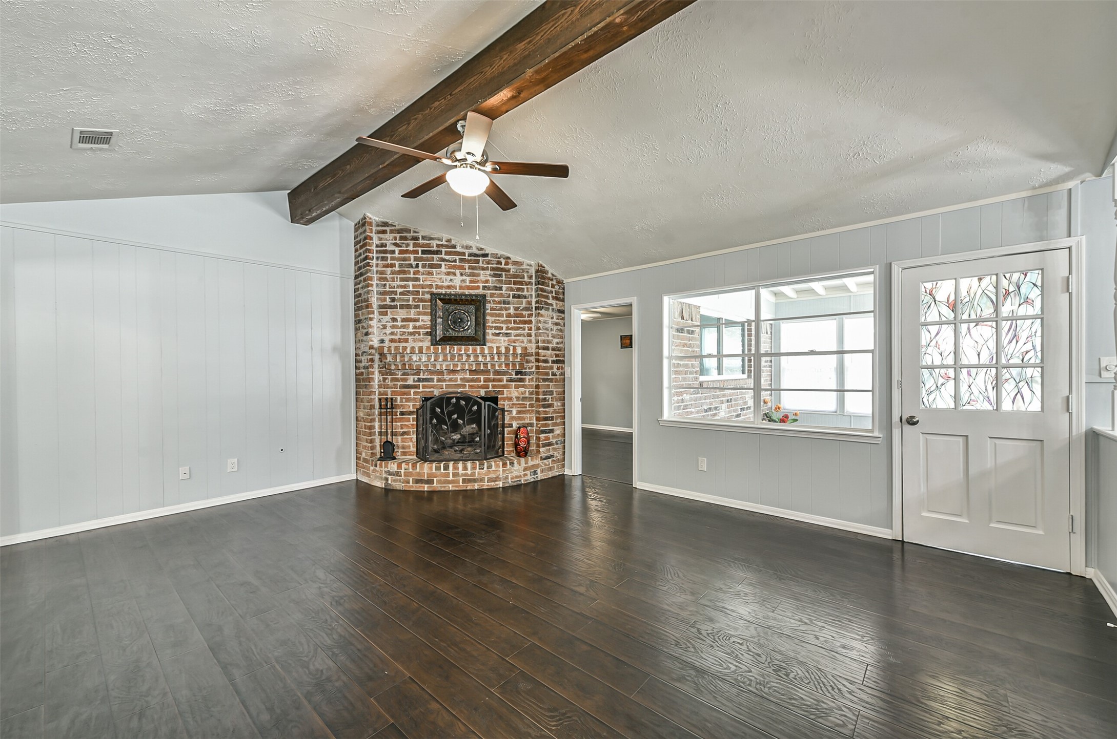 863 Seamaster Drive Property Photo 8