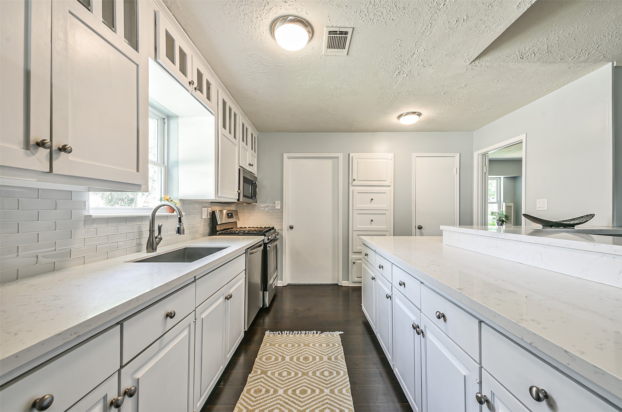 863 Seamaster Drive Property Photo 12