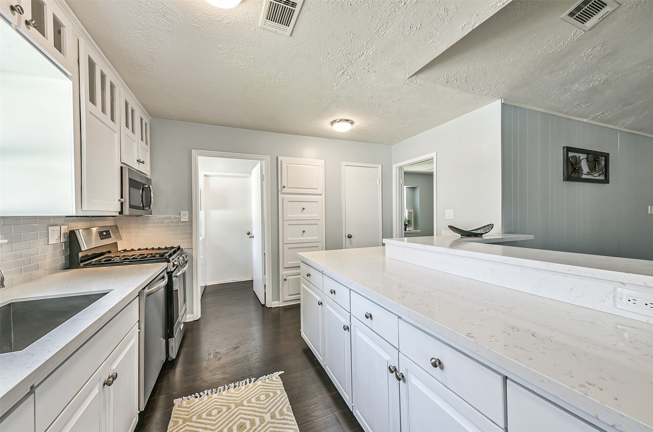 863 Seamaster Drive Property Photo 13