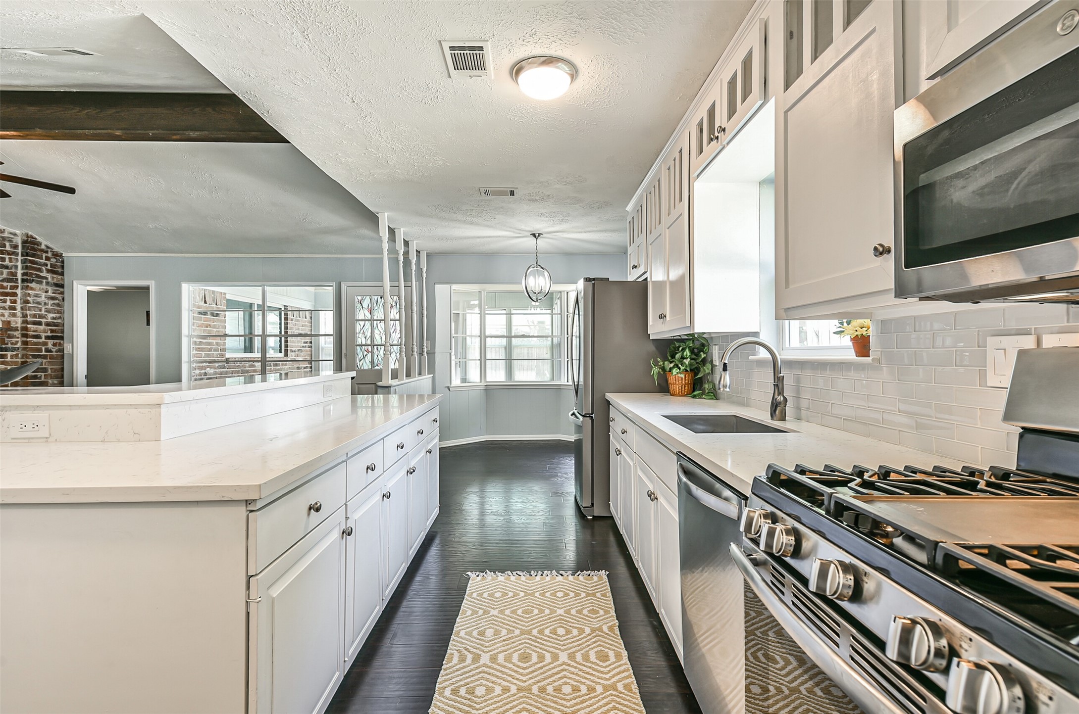 863 Seamaster Drive Property Photo 16