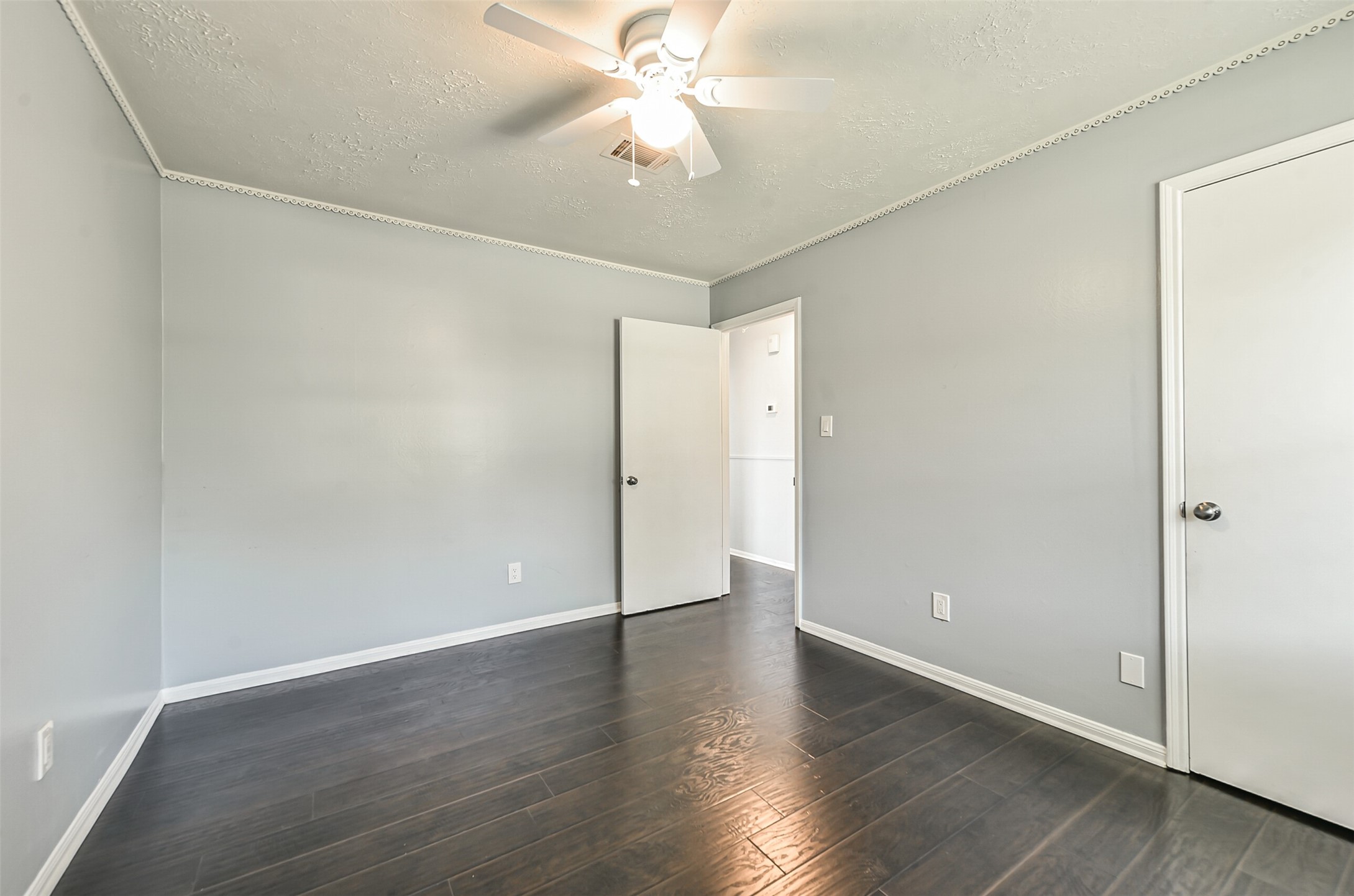 863 Seamaster Drive Property Photo 32
