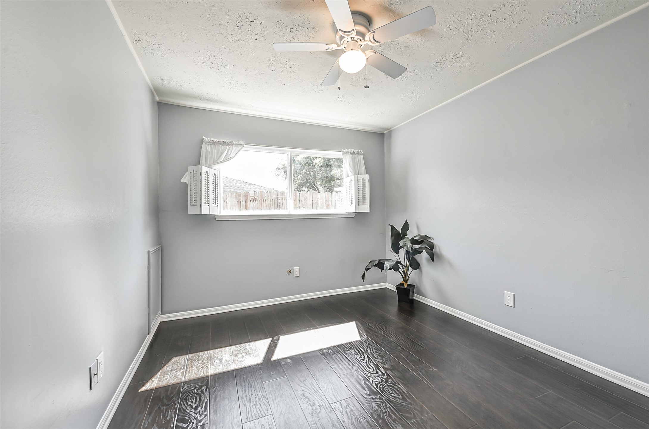 863 Seamaster Drive Property Photo 34