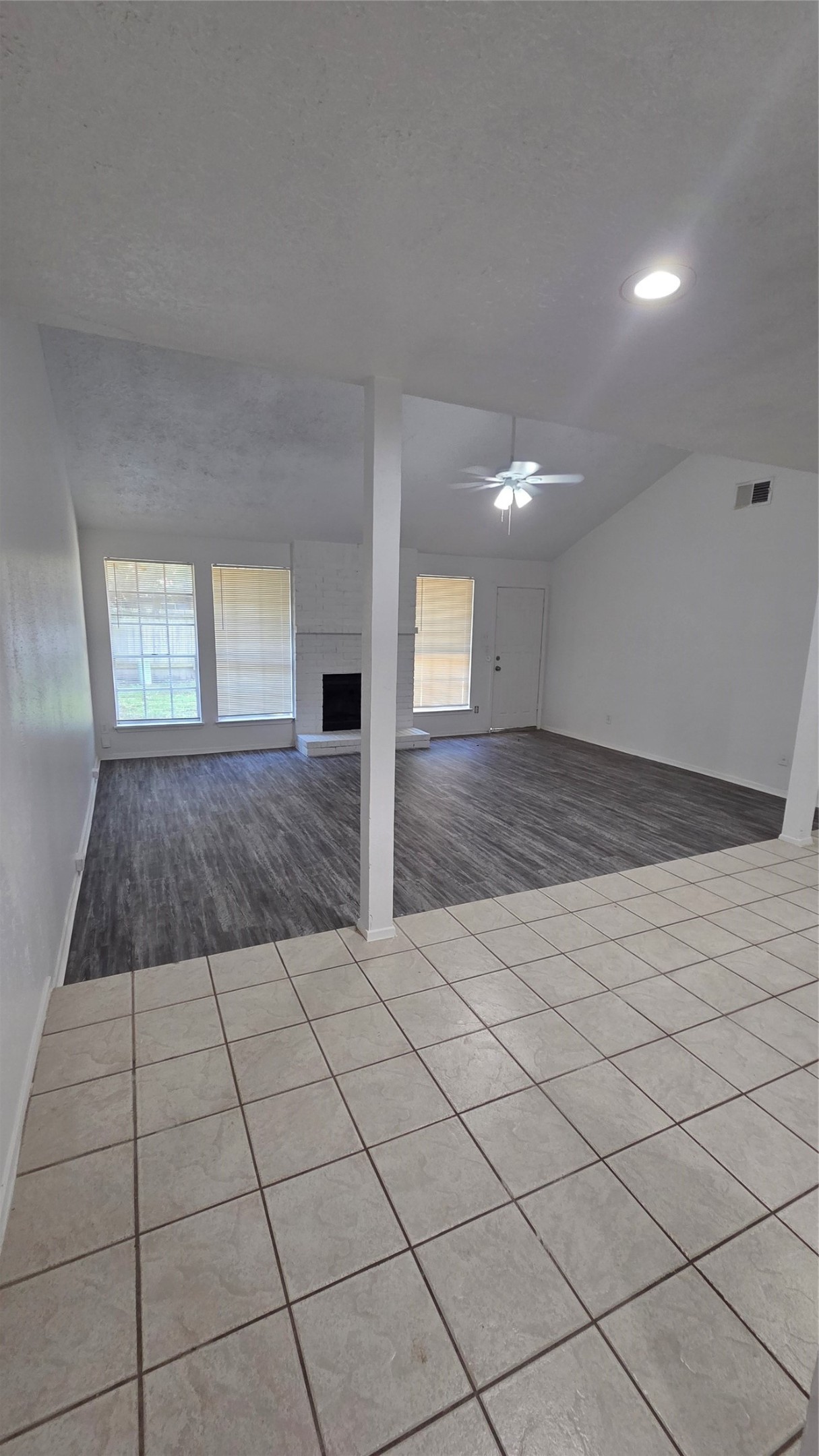 19515 Woodglen Drive Property Photo 3