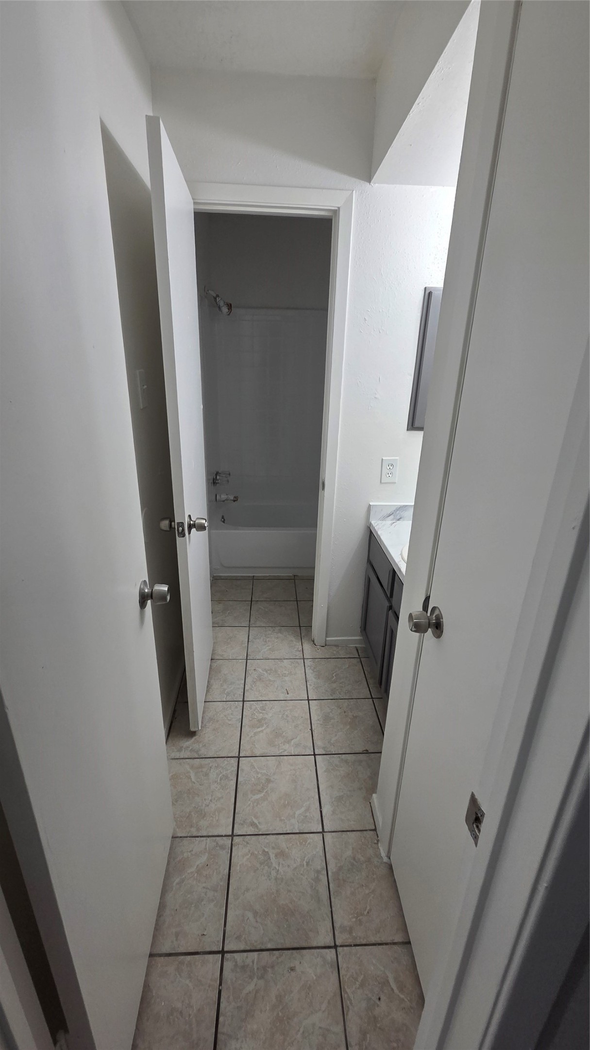19515 Woodglen Drive Property Photo 8