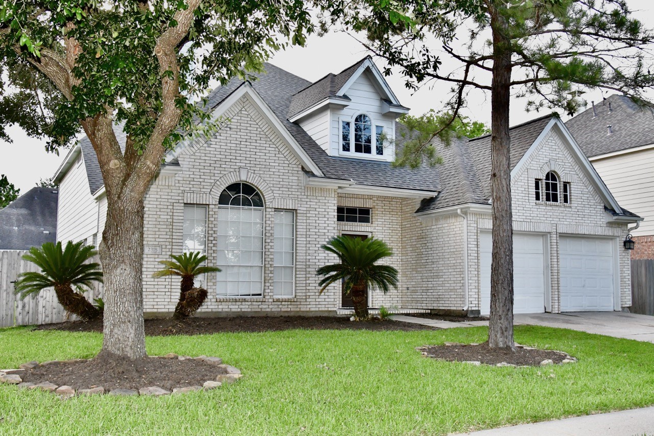 2318 Stoneburg Court Property Photo 3