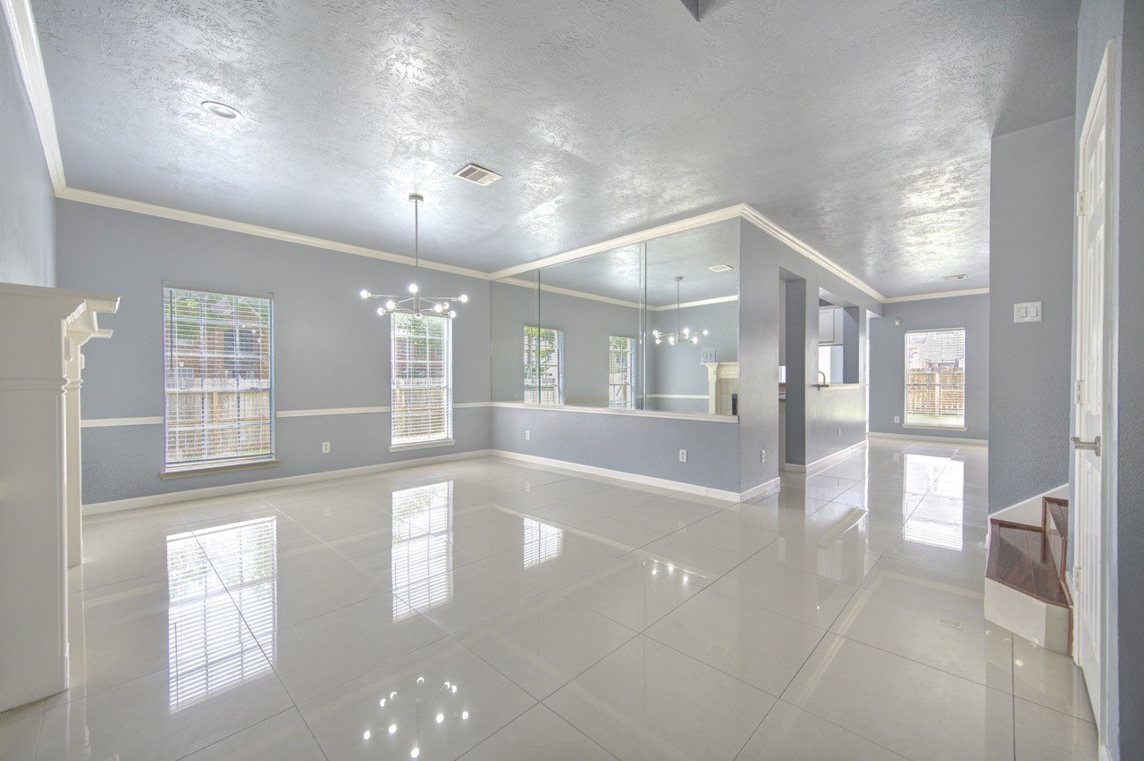 2318 Stoneburg Court Property Photo 13