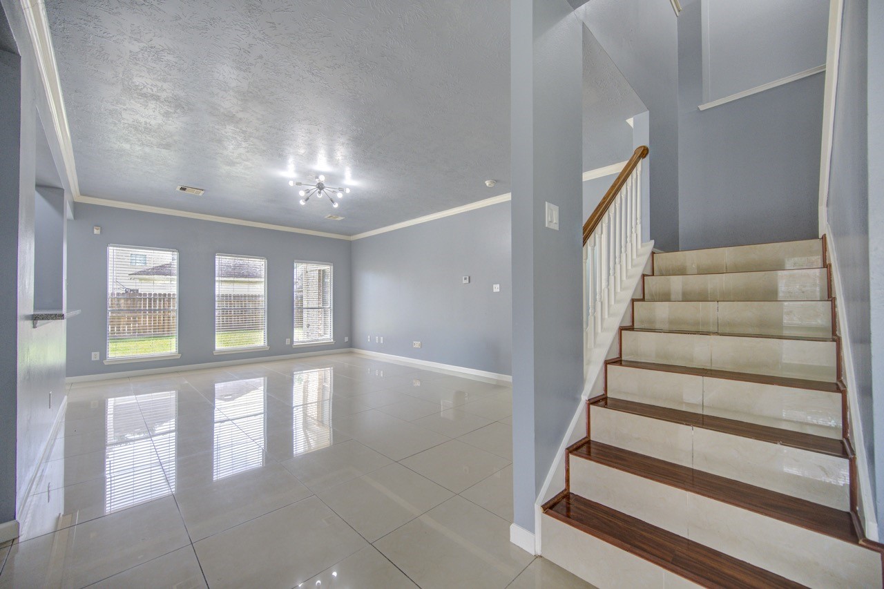2318 Stoneburg Court Property Photo 18