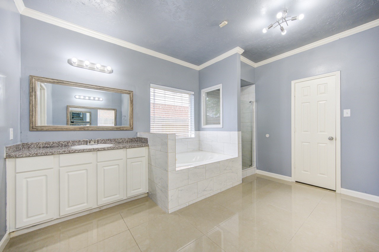 2318 Stoneburg Court Property Photo 32