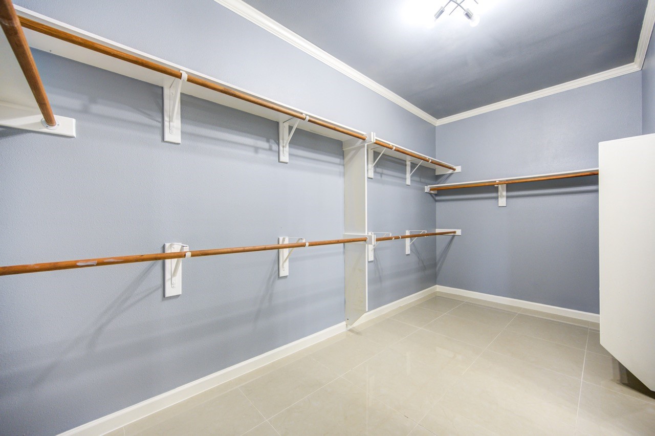 2318 Stoneburg Court Property Photo 34