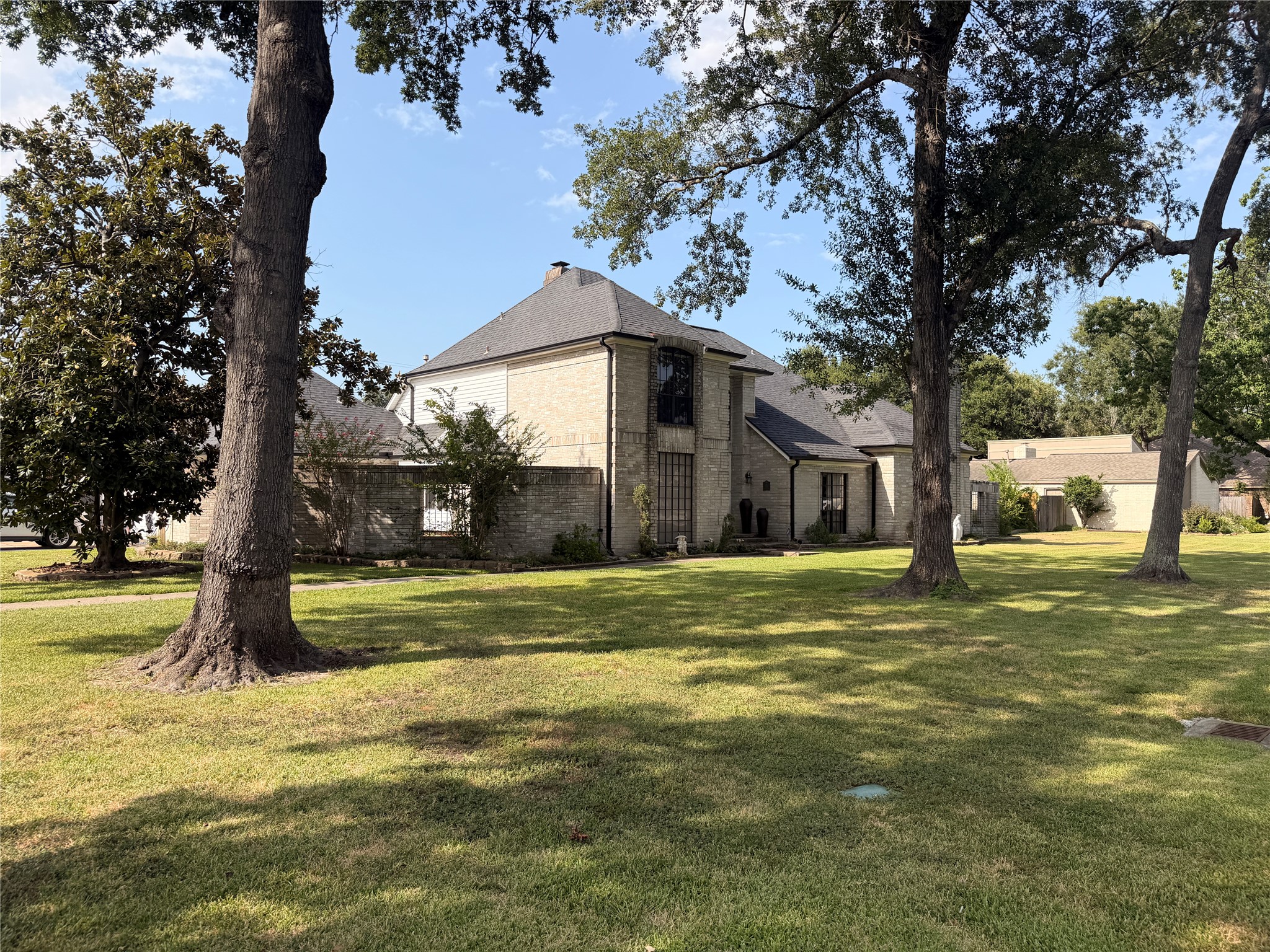222 Pin Oak Drive Property Photo 2
