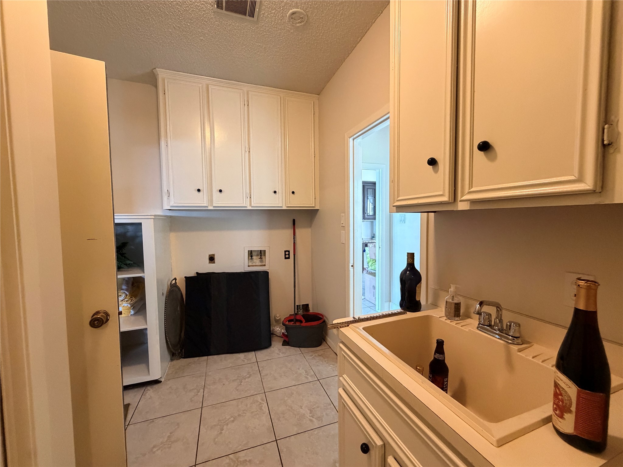 222 Pin Oak Drive Property Photo 10