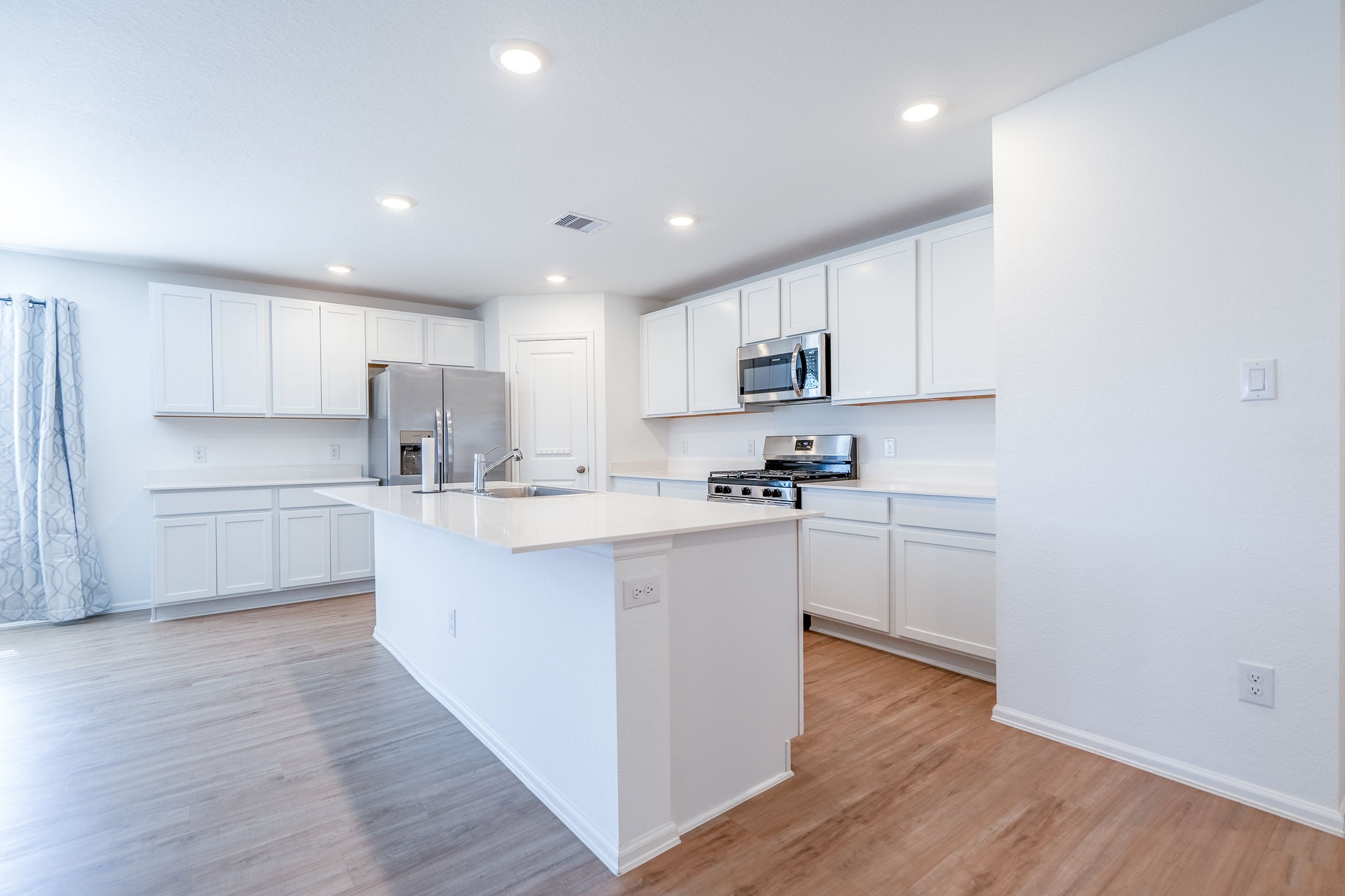 2217 Glenlloyd Terrace Road Property Photo 5