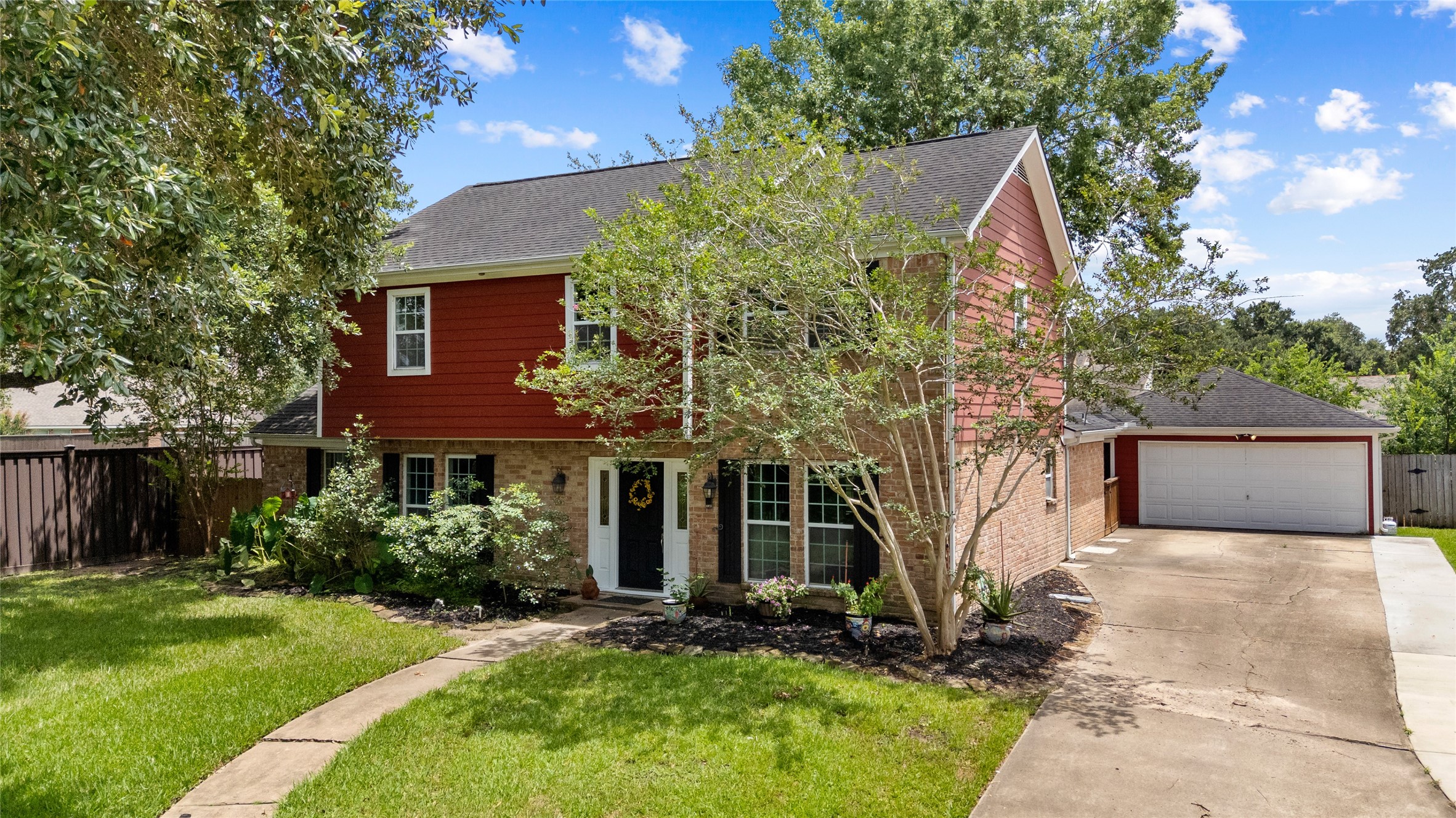 18003 Ravenfield Drive Property Photo