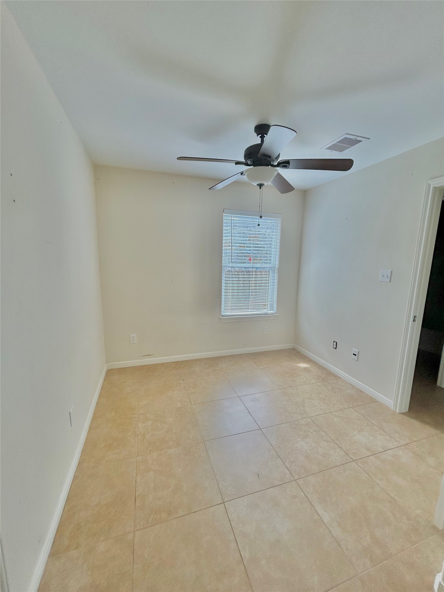 3735 Putnam Drive B Property Photo 5