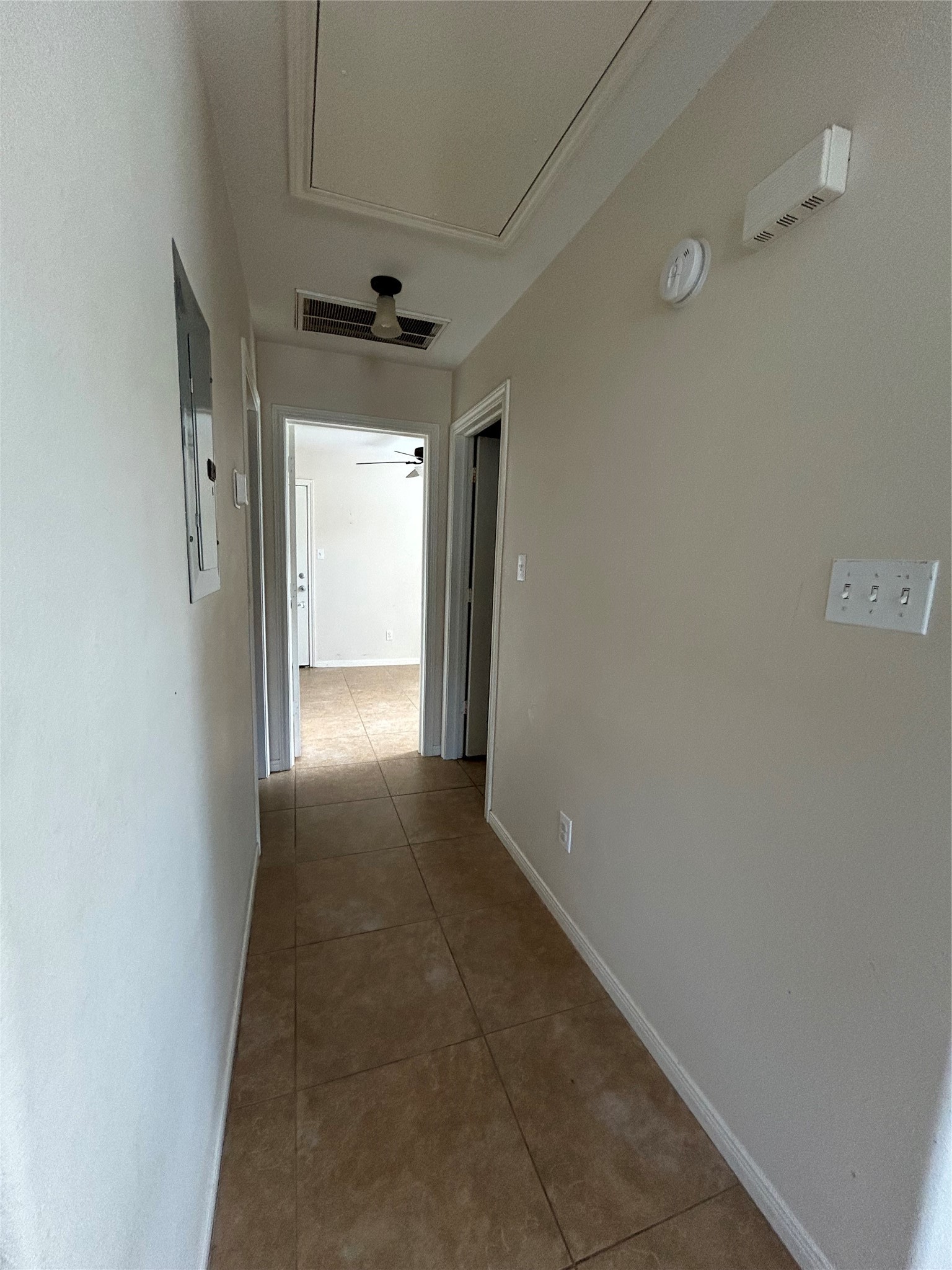 3735 Putnam Drive B Property Photo 11