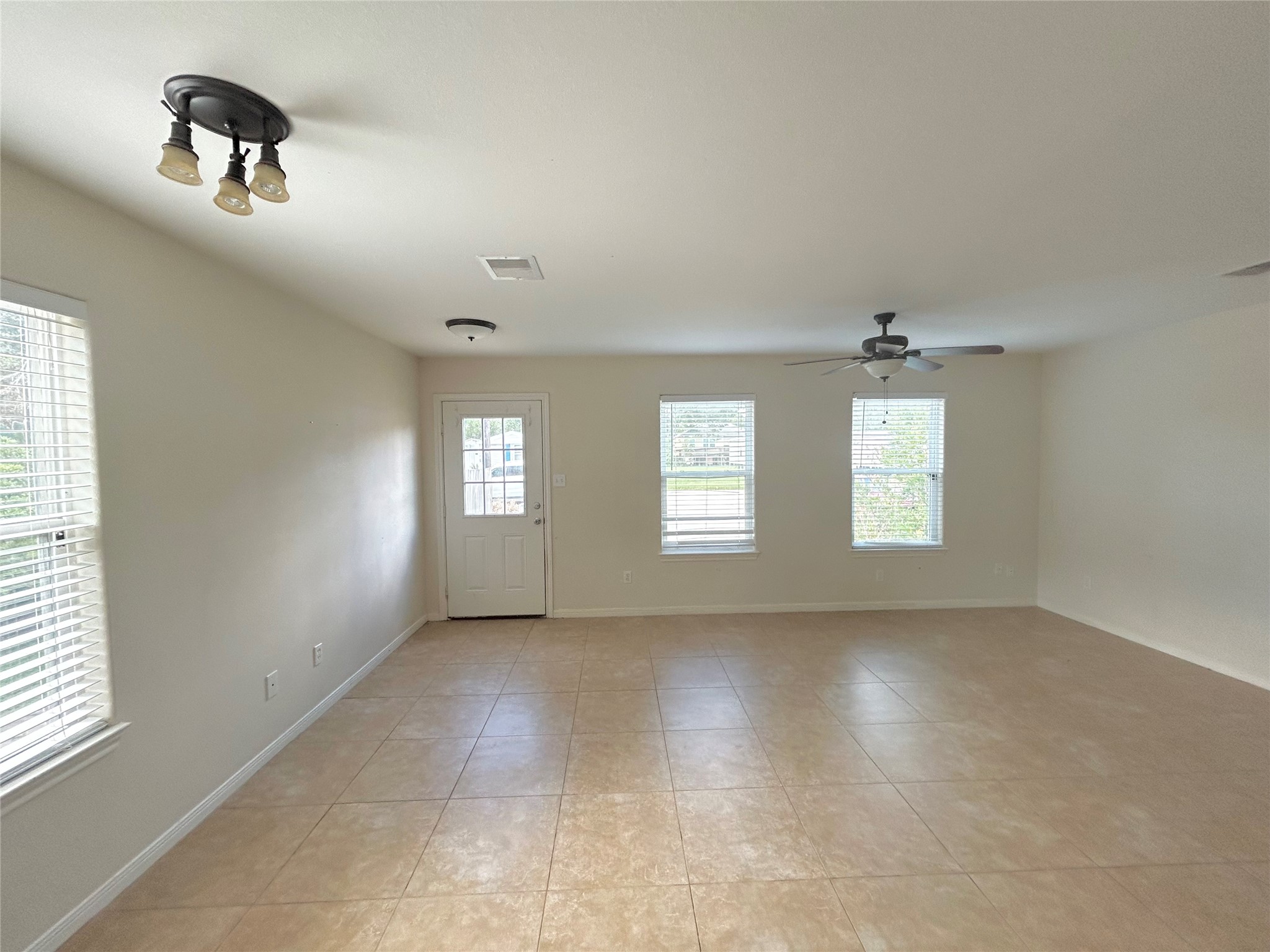 3735 Putnam Drive B Property Photo 12