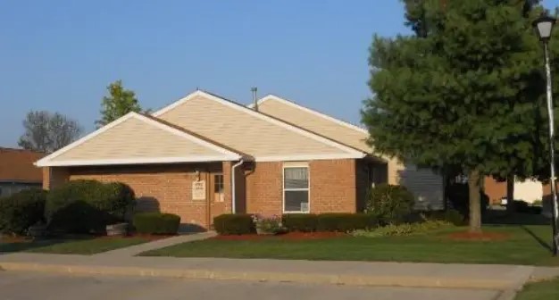 980 Meadow Ln Property Photo 4