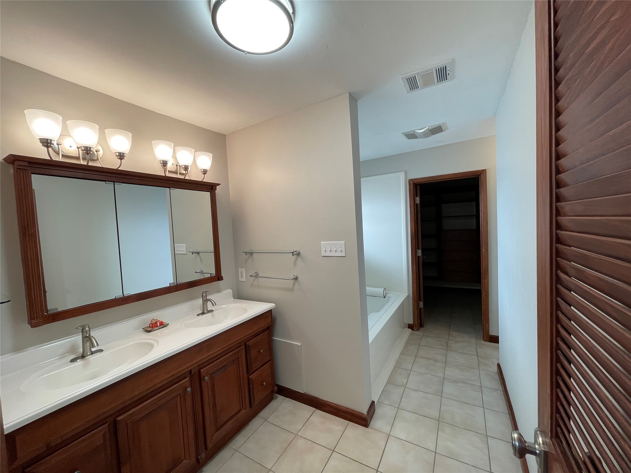 3229 Westridge Street Property Photo 10