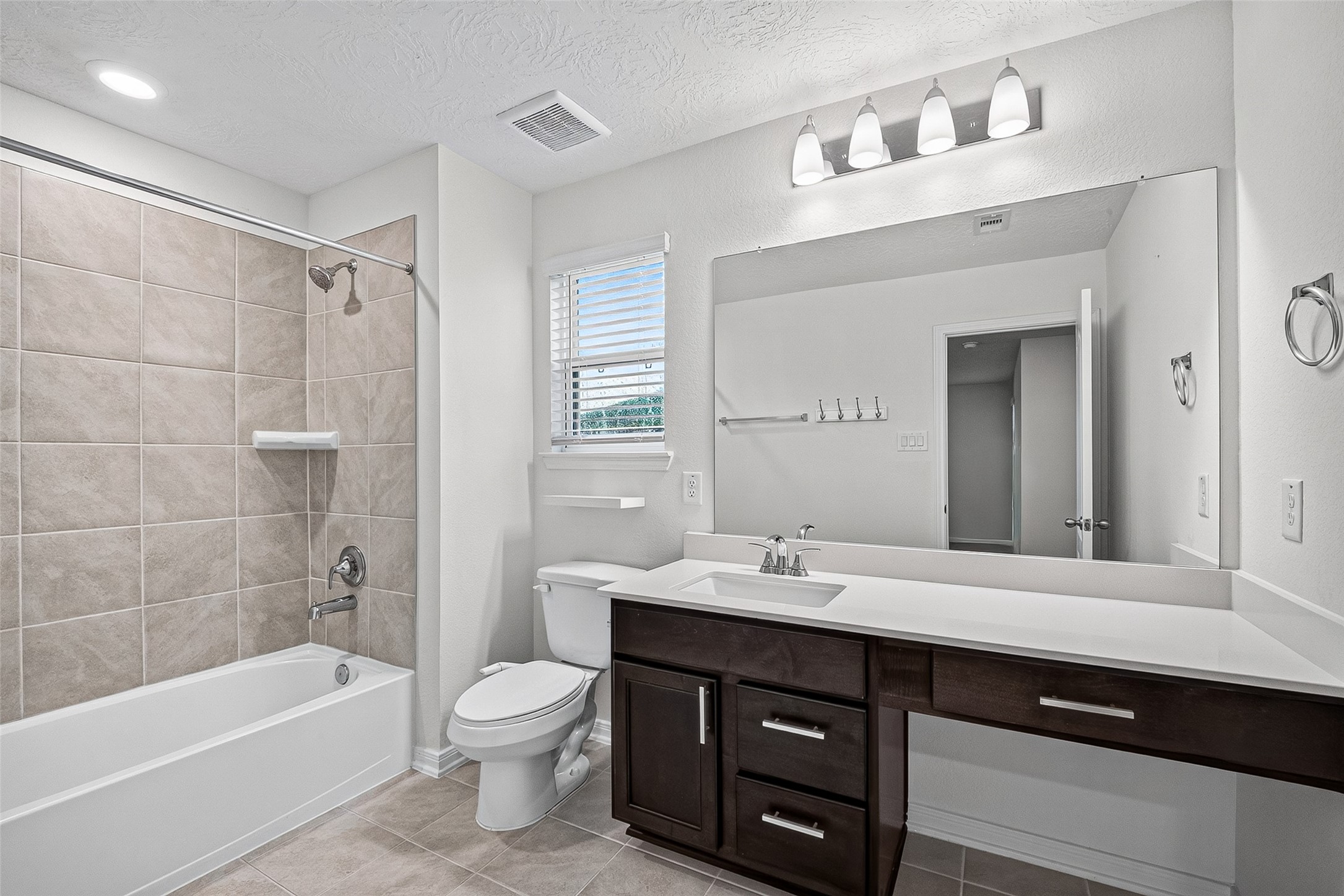 15723 Autumn Chicory Drive Property Photo 10