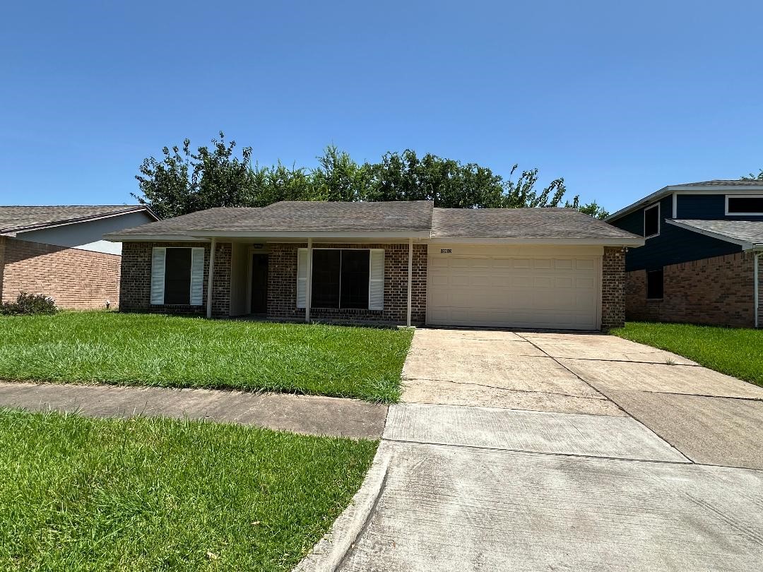 13910 Towne Way Drive Property Photo 1