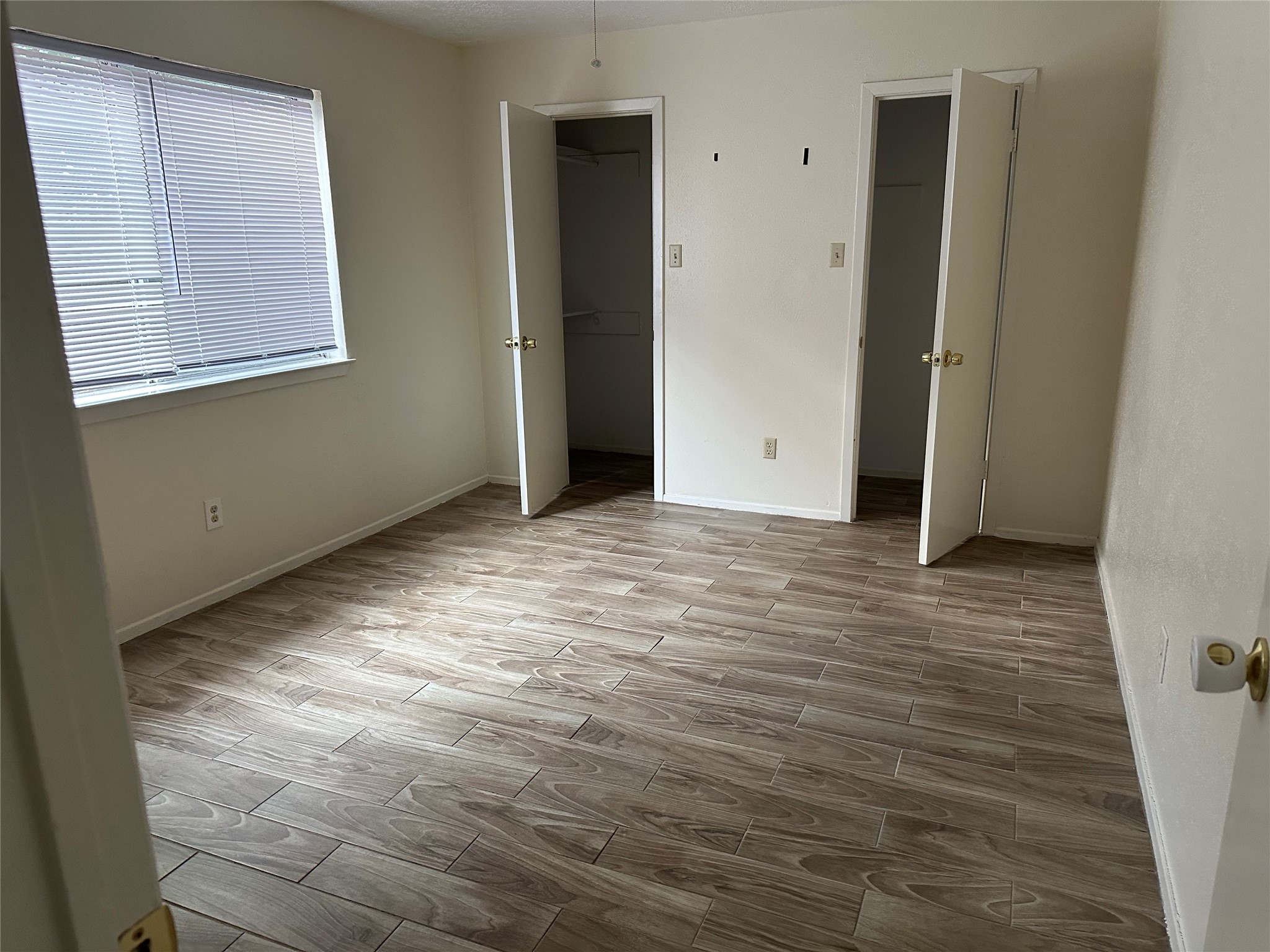 13910 Towne Way Drive Property Photo 2