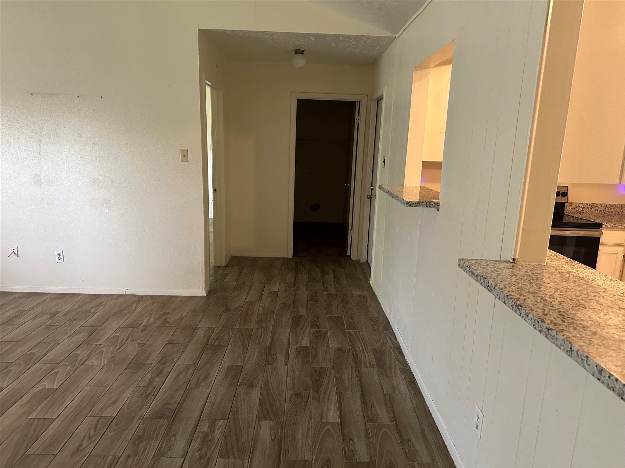 13910 Towne Way Drive Property Photo 9
