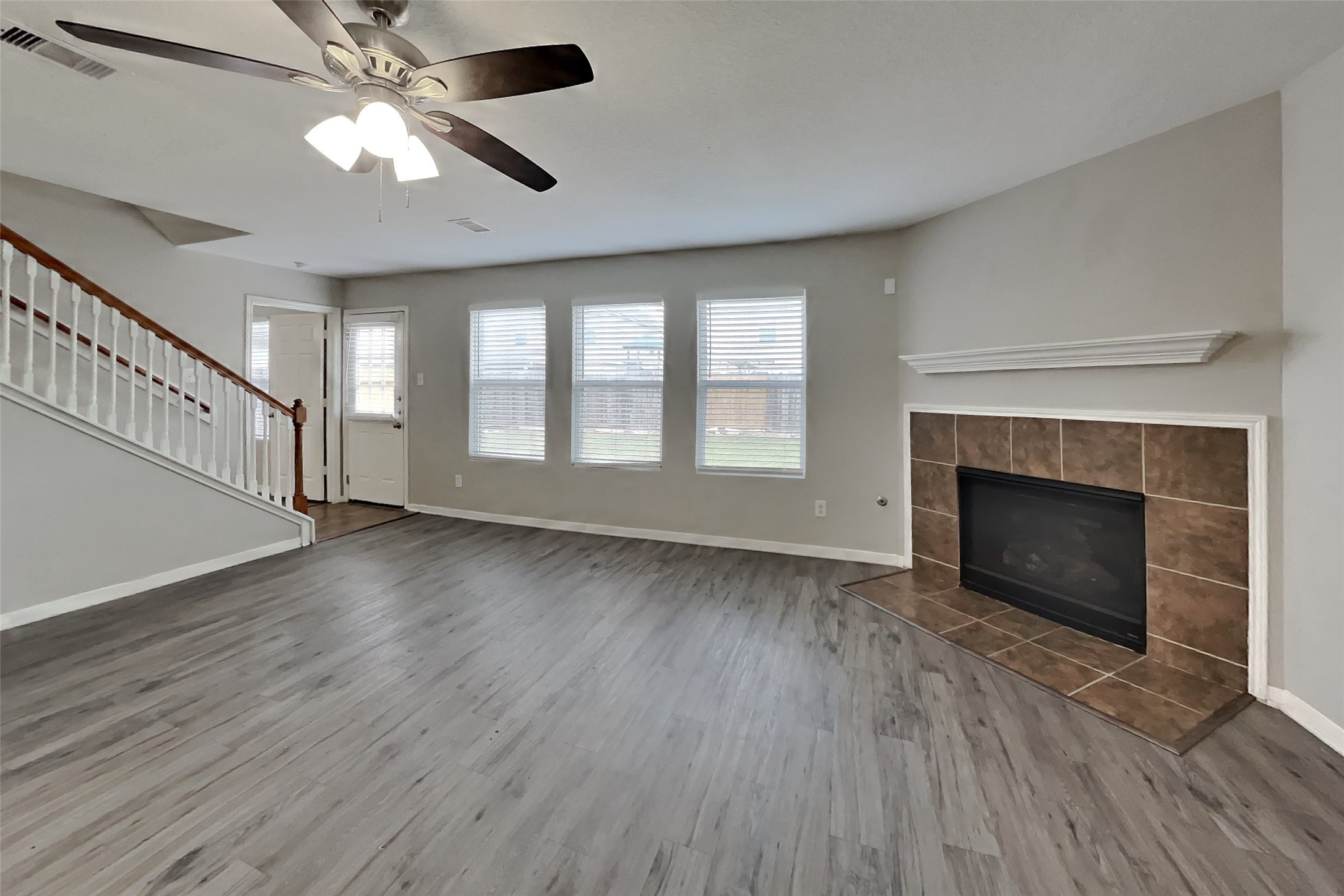9829 Hyacinth Way Property Photo 3