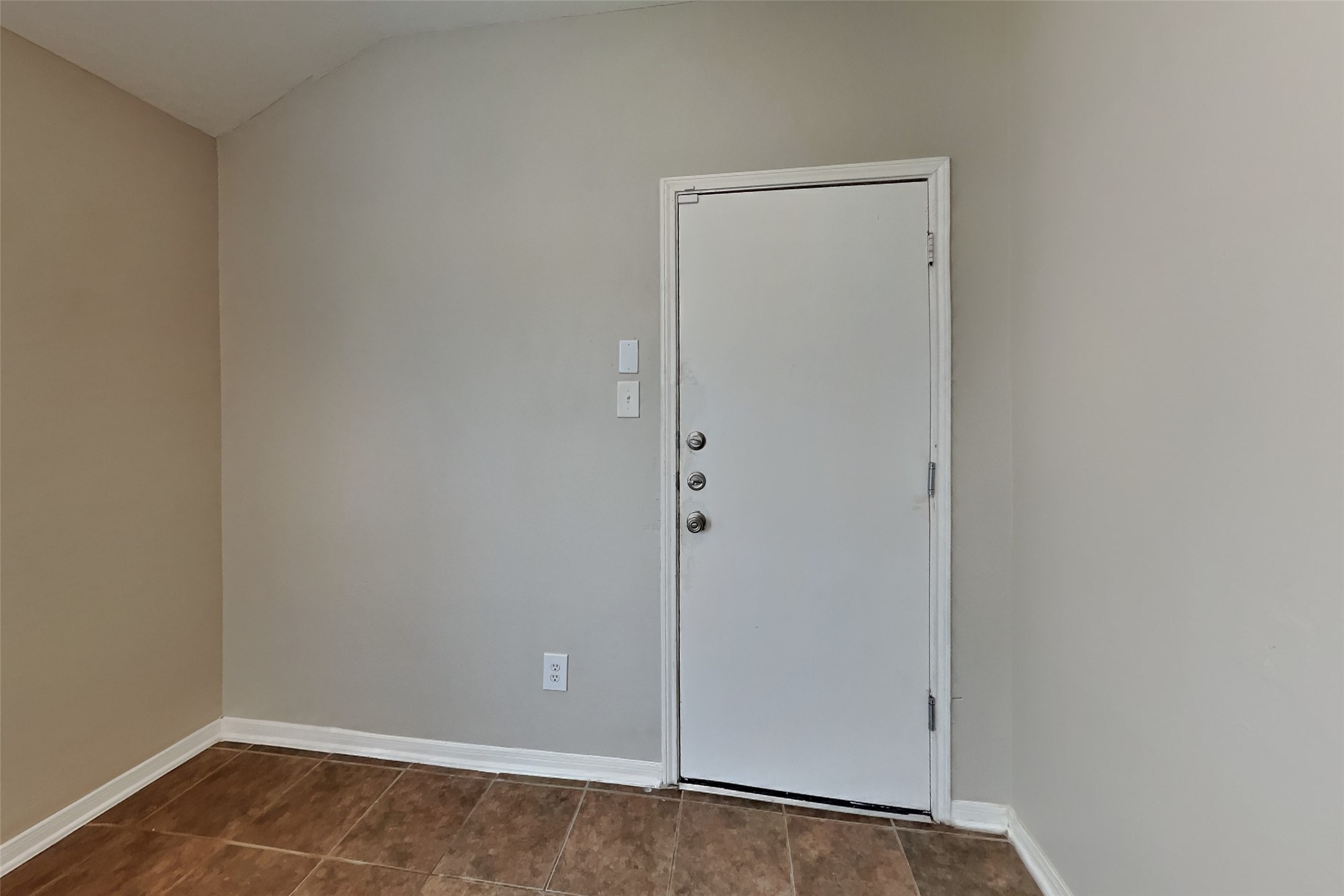 9829 Hyacinth Way Property Photo 5