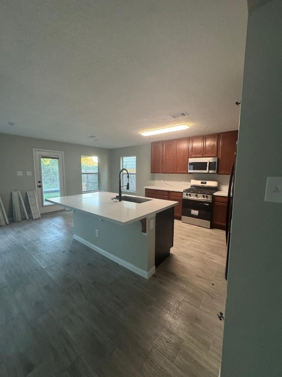 19218 Danphe Landing Court Property Photo 8
