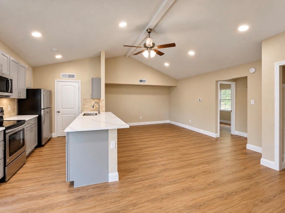 5620 Hollow Pines Drive Property Photo 4