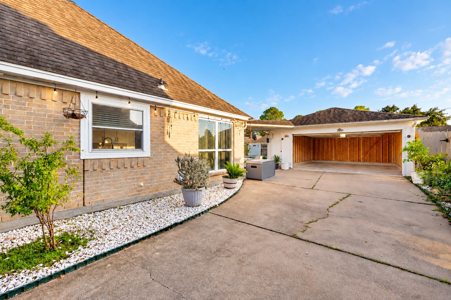 15035 Vistamont Drive Property Photo 6