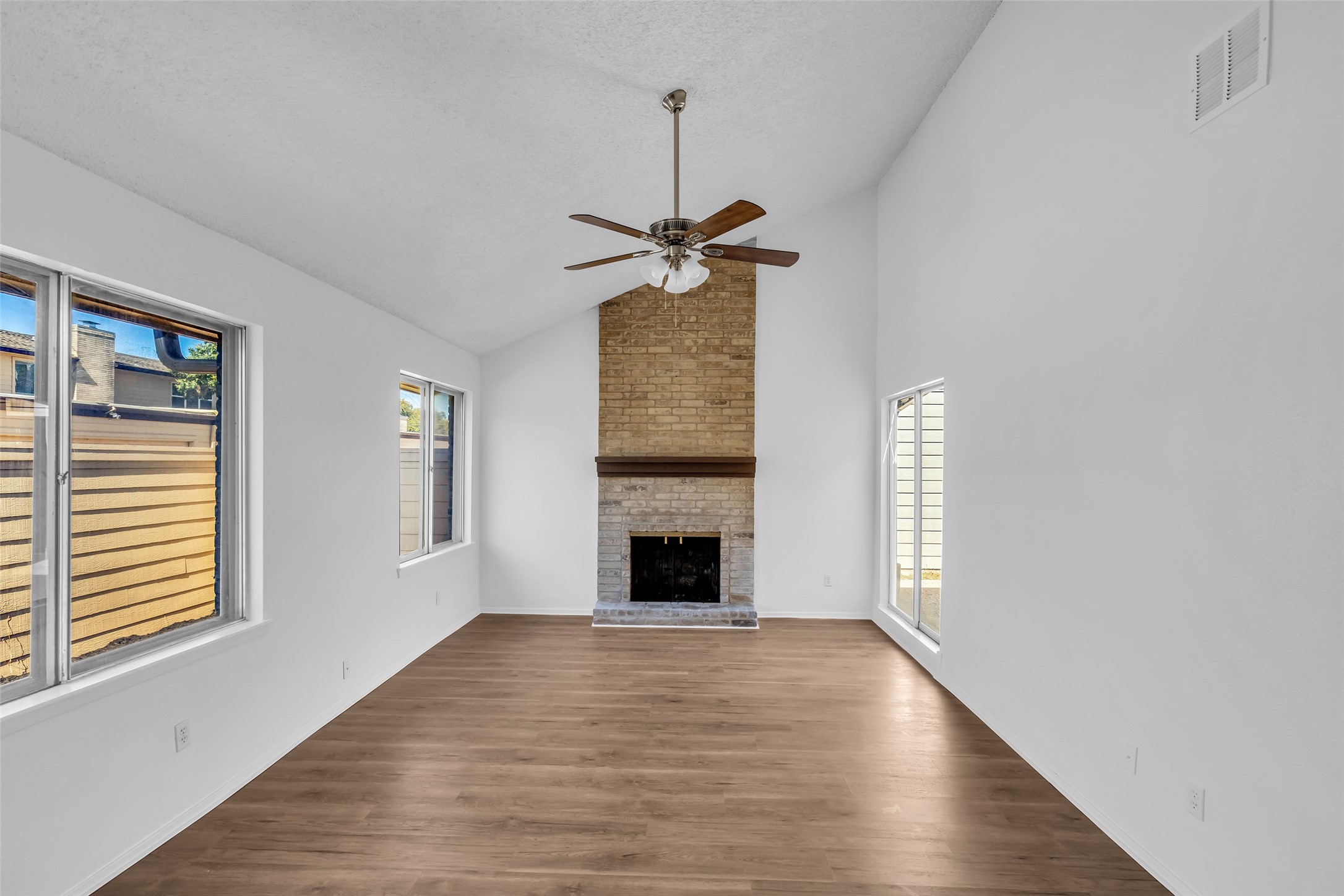10387 Huntington Place Drive 387 Property Photo 1