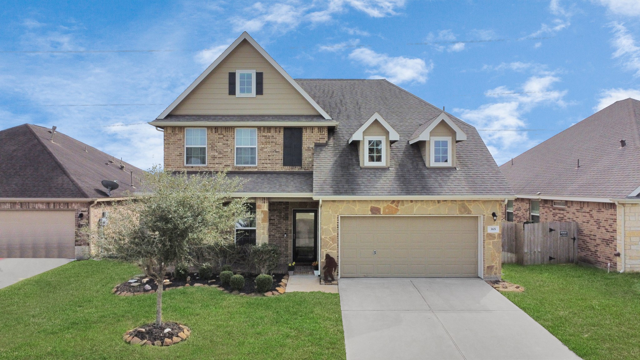 365 Lake Line Drive Property Photo 2