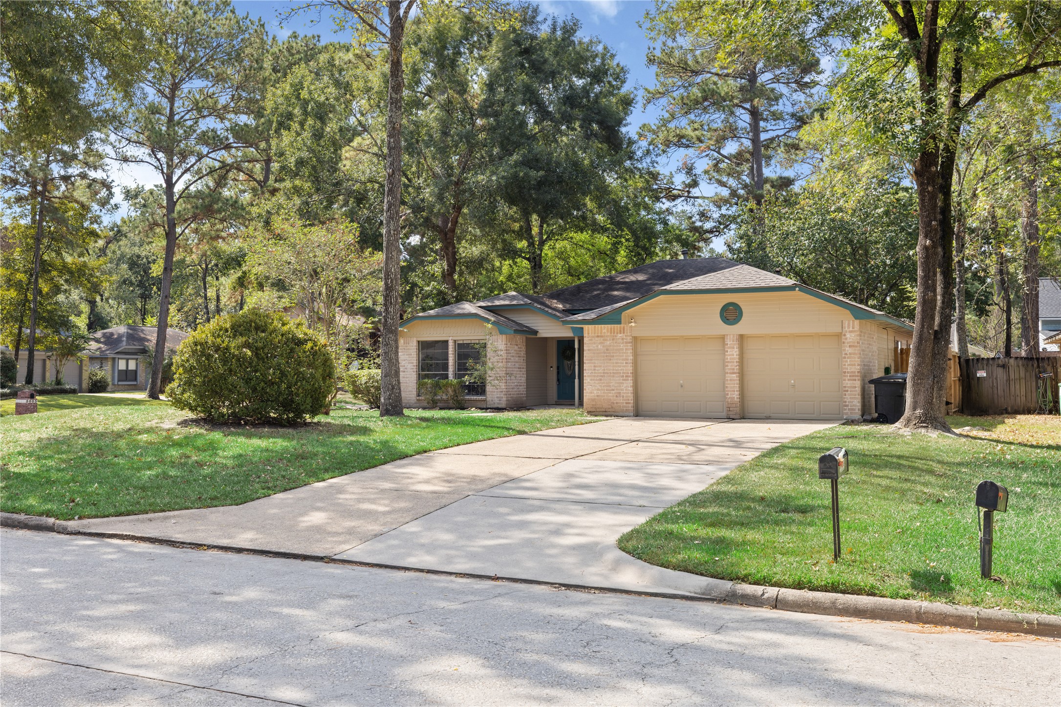5003 Village Springs Drive Property Photo 2
