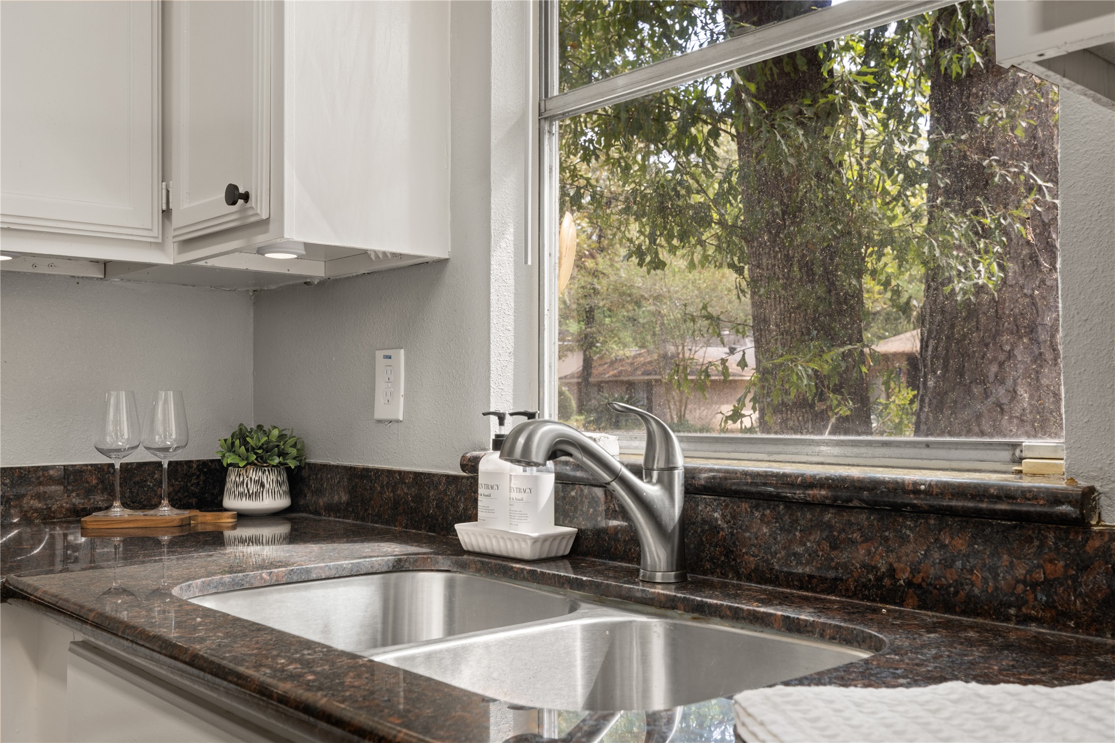 5003 Village Springs Drive Property Photo 15