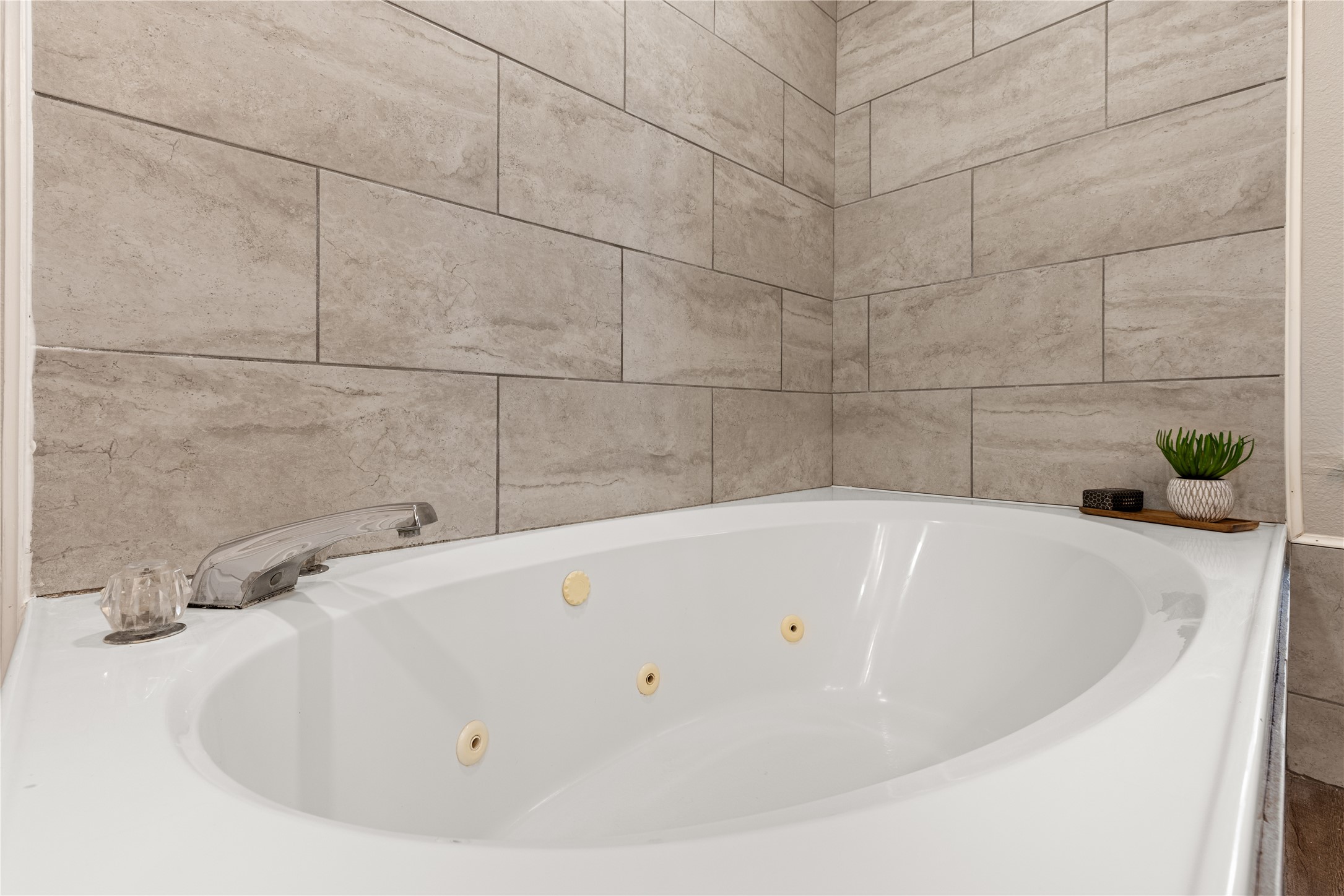 5003 Village Springs Drive Property Photo 23