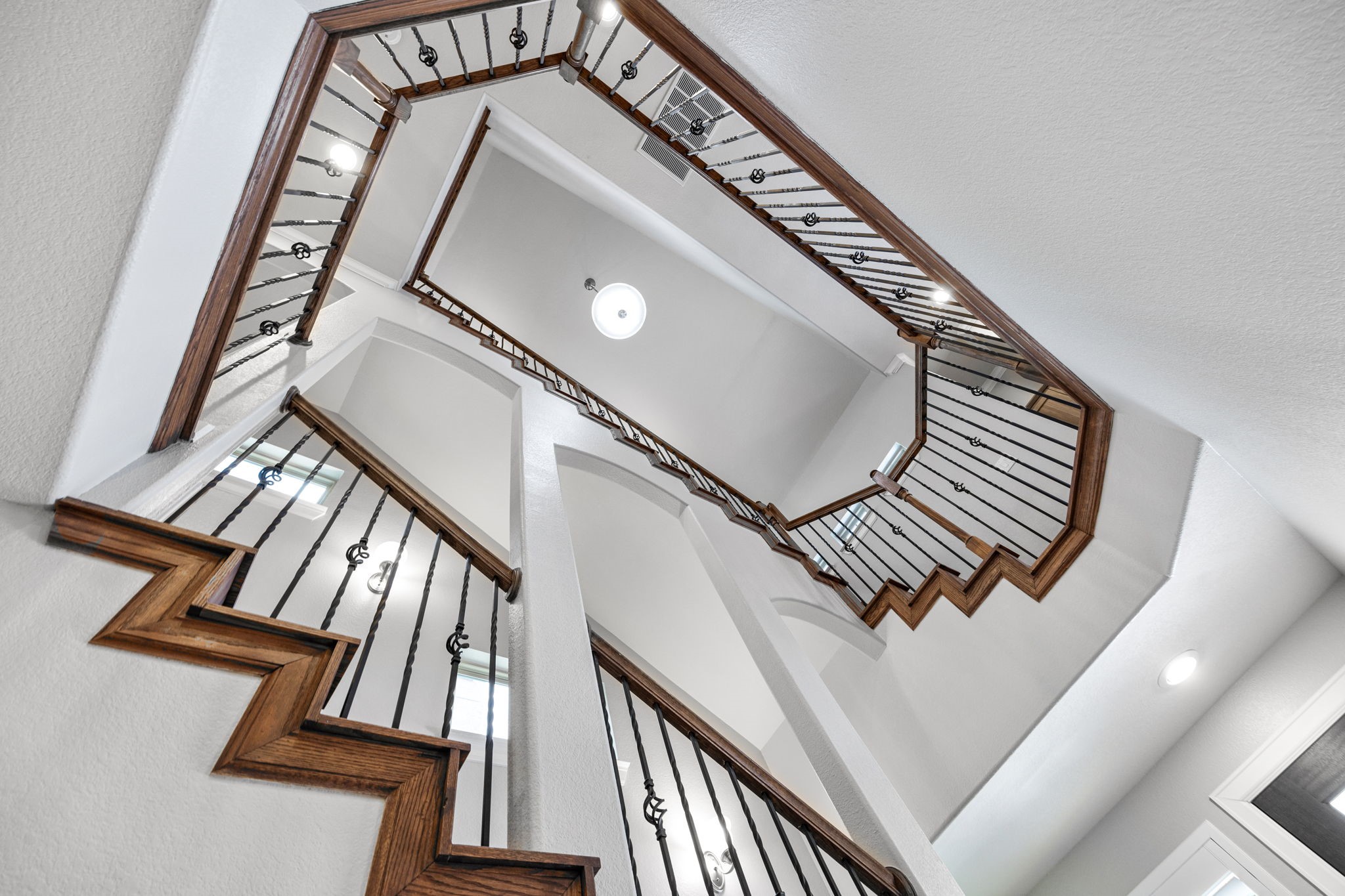 10823 Kyler Oaks Place Property Photo 6