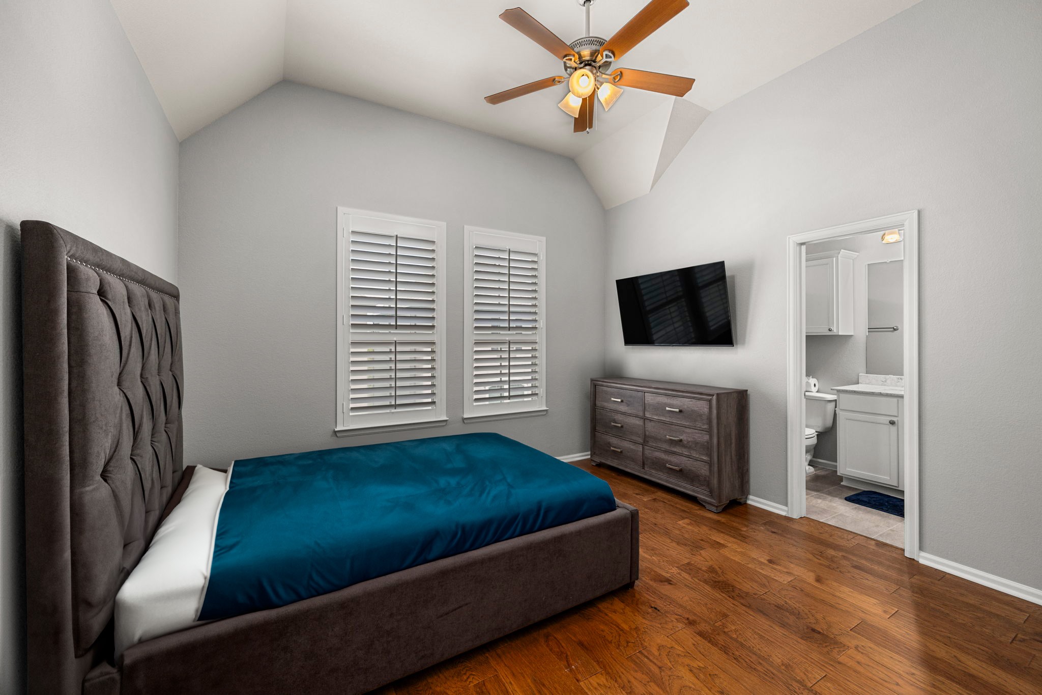 10823 Kyler Oaks Place Property Photo 32