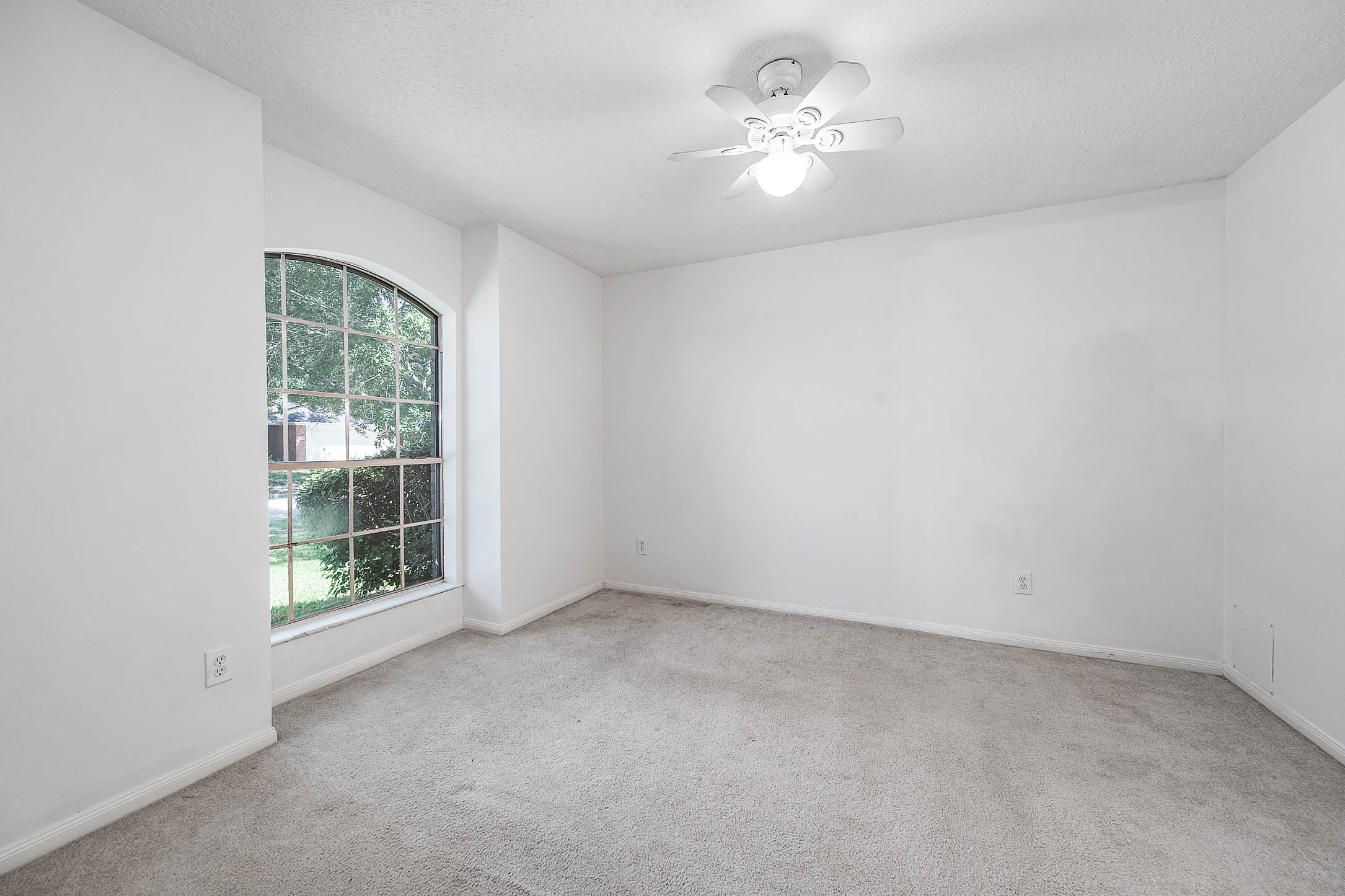 2215 Manchester Lane Property Photo 29