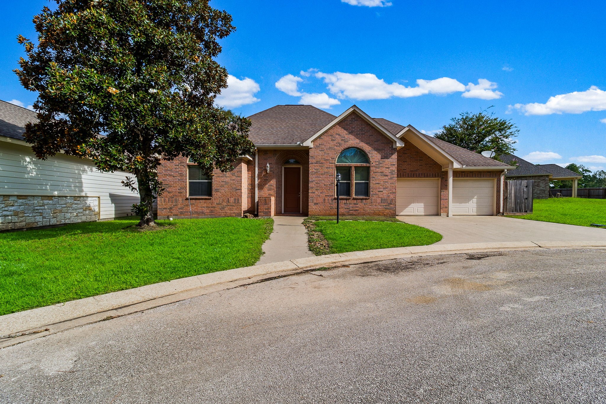 104 Sunset Court Property Photo 1