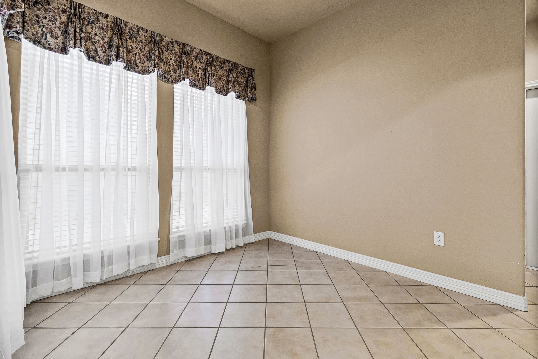 104 Sunset Court Property Photo 12