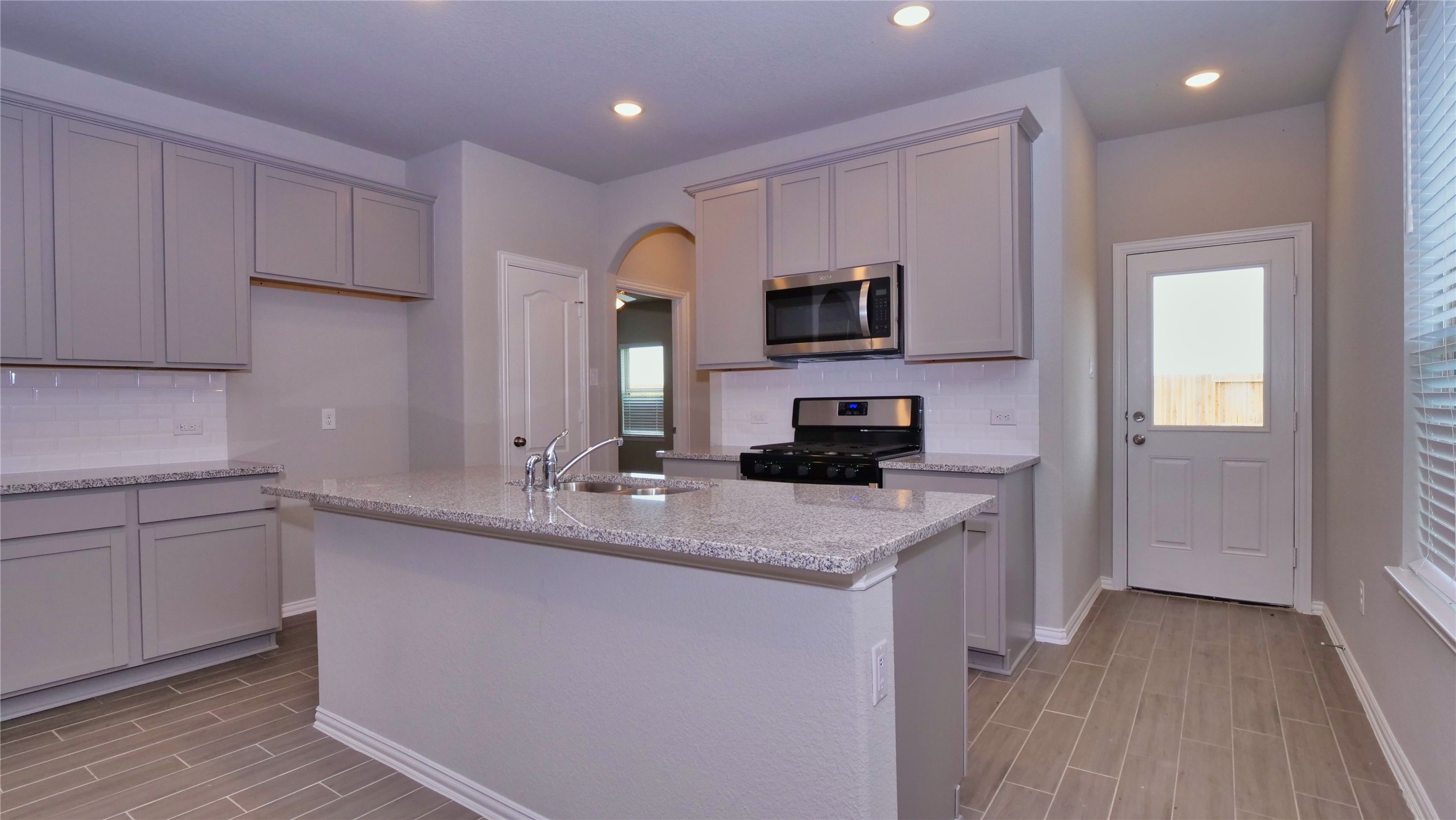 31335 Spotted Saddle Hollow Property Photo 8
